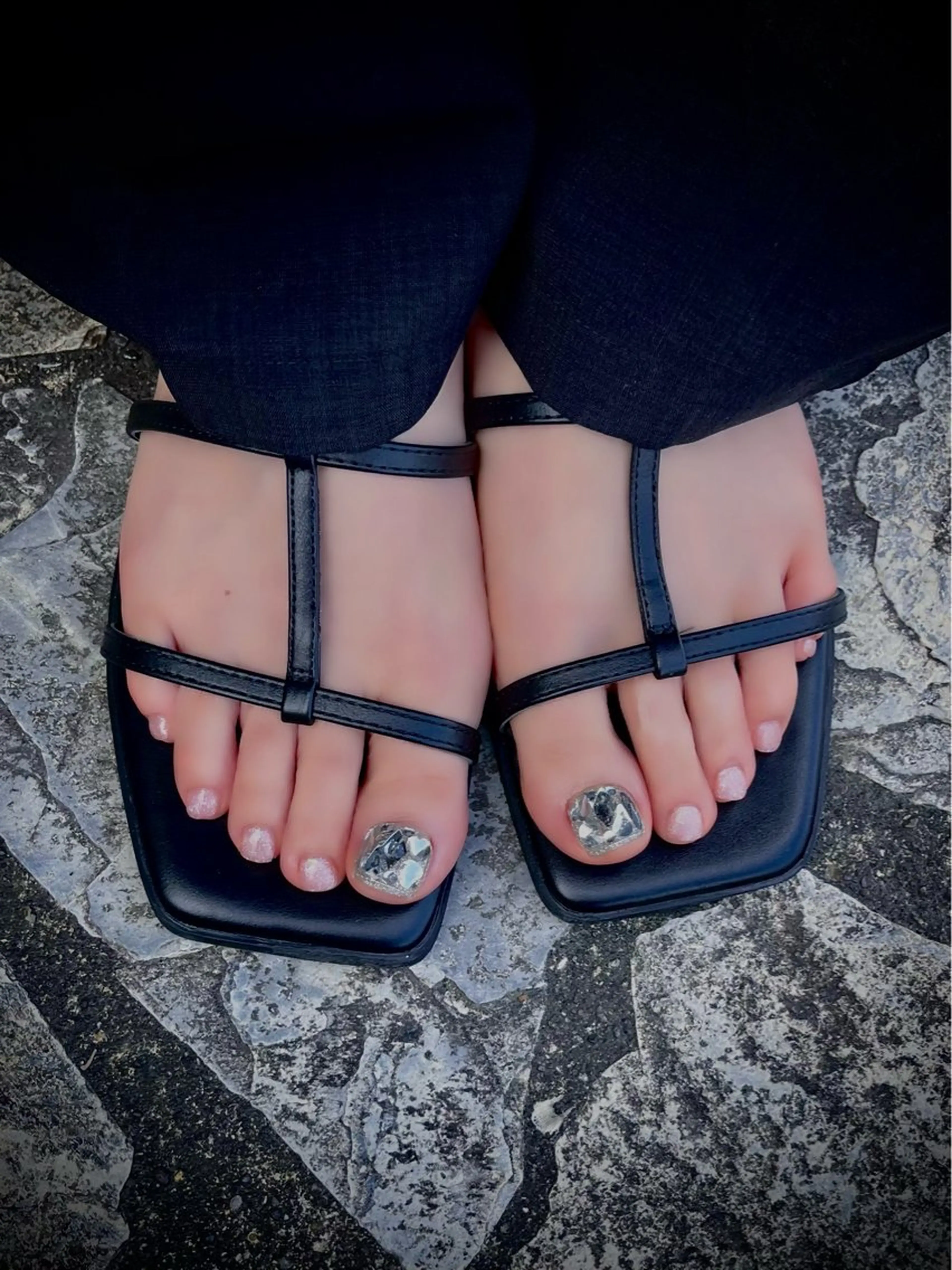 ネイル フットネイル キラキラネイル マグネットネイル ワンカラーネイル スカルプネイル nine.🦋 YUKOのネイルデザイン