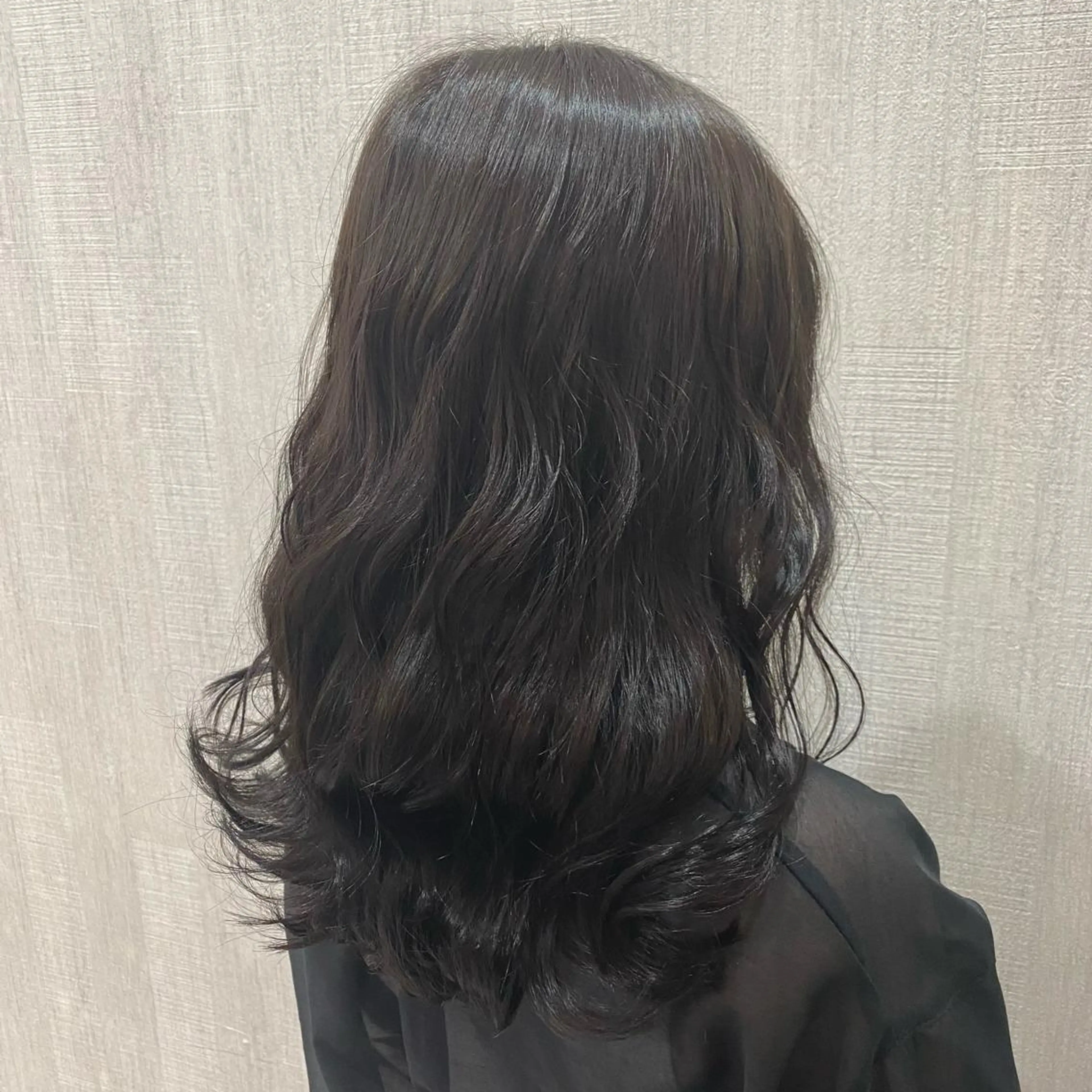 セミロング カラー カット ヘアカラー トリートメント 🫧透け感⋆艶髪💎 山口アヤカのヘアスタイル