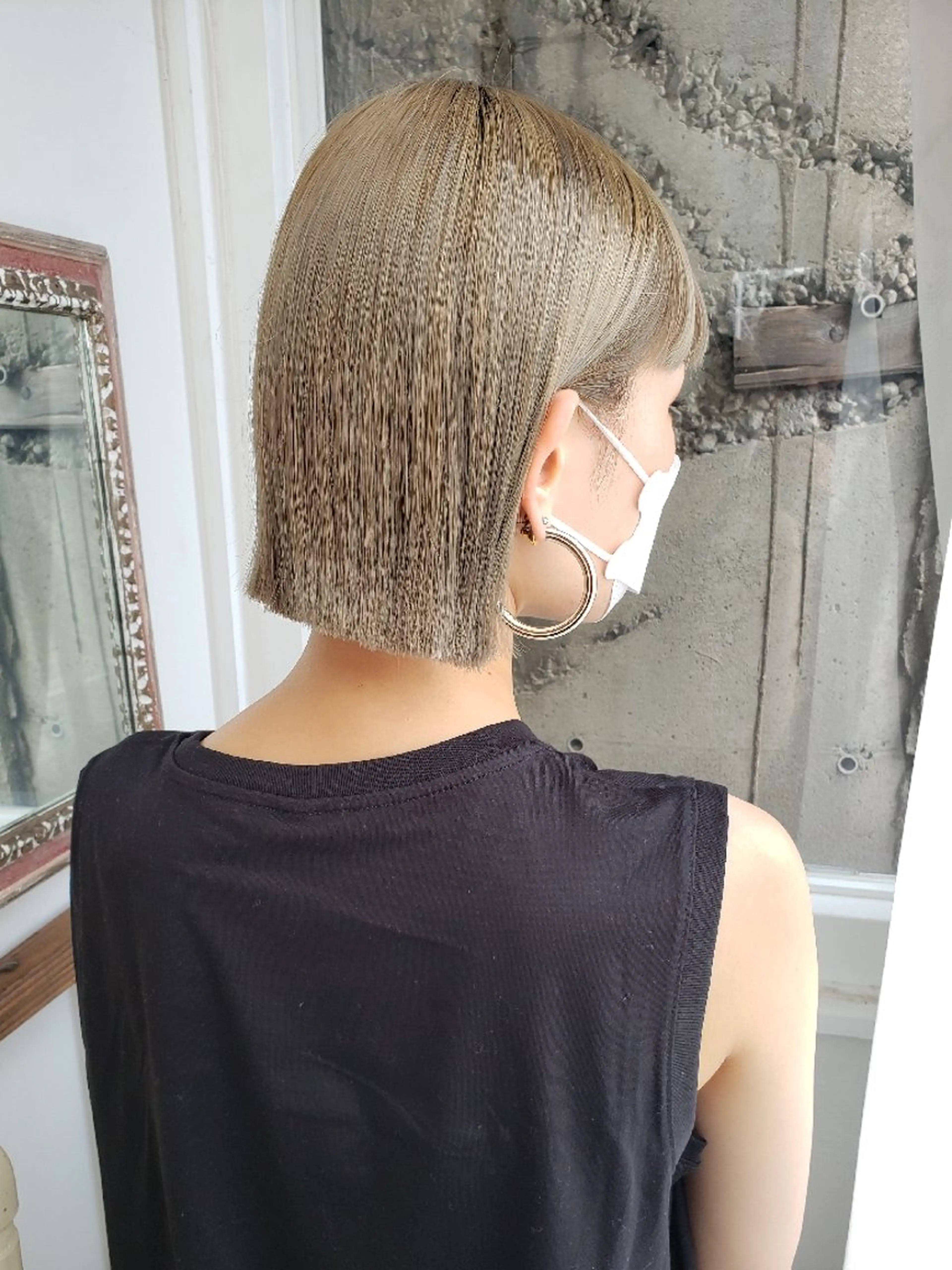 ショート カラー ヘアアレンジ ベージュカラー ブリーチ ブロンド ケアブリーチ ダブルカラー 成瀬 弘光のヘアスタイル