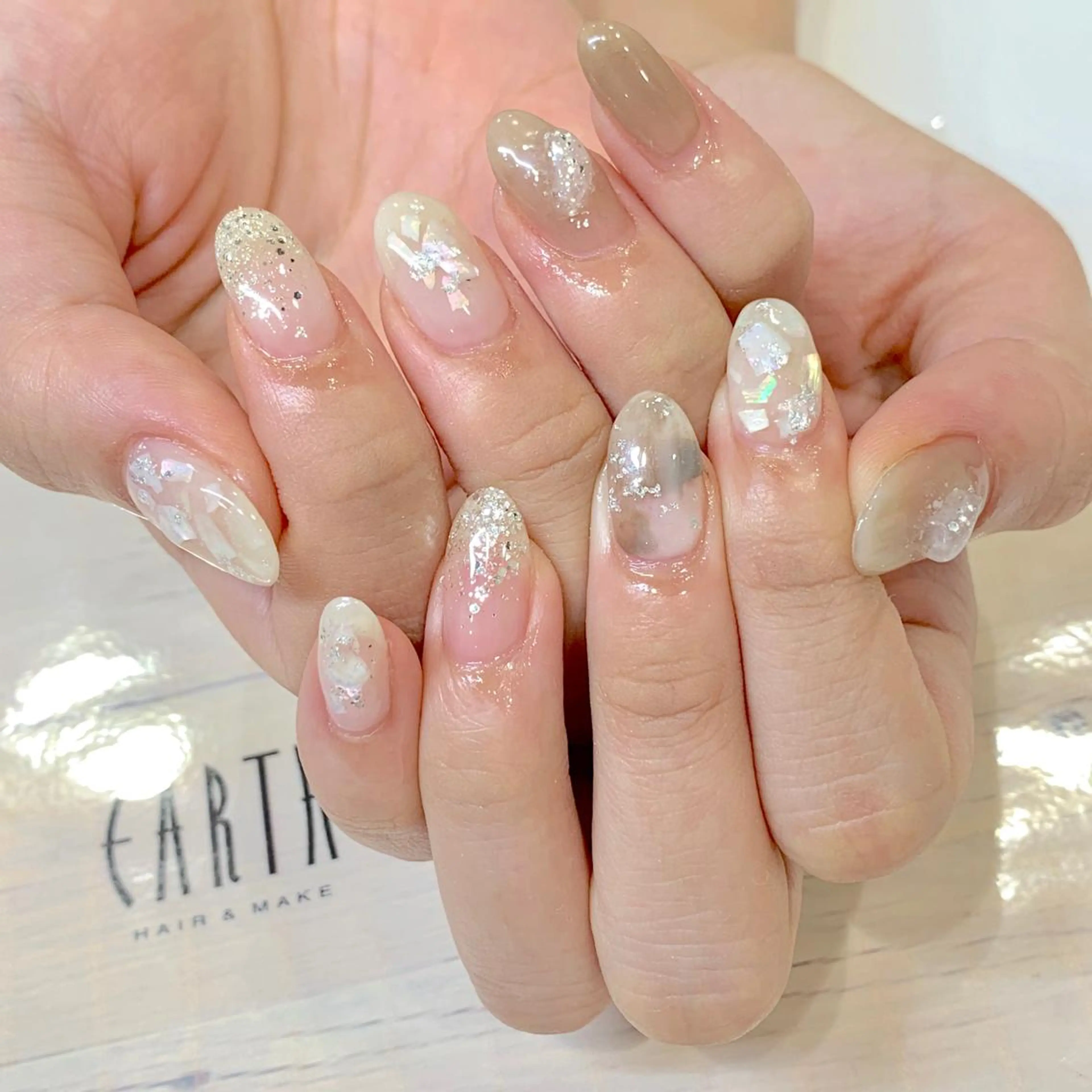 ネイル ニュアンスネイル ホワイト ハンドネイル 佐藤 まりえのネイルデザイン