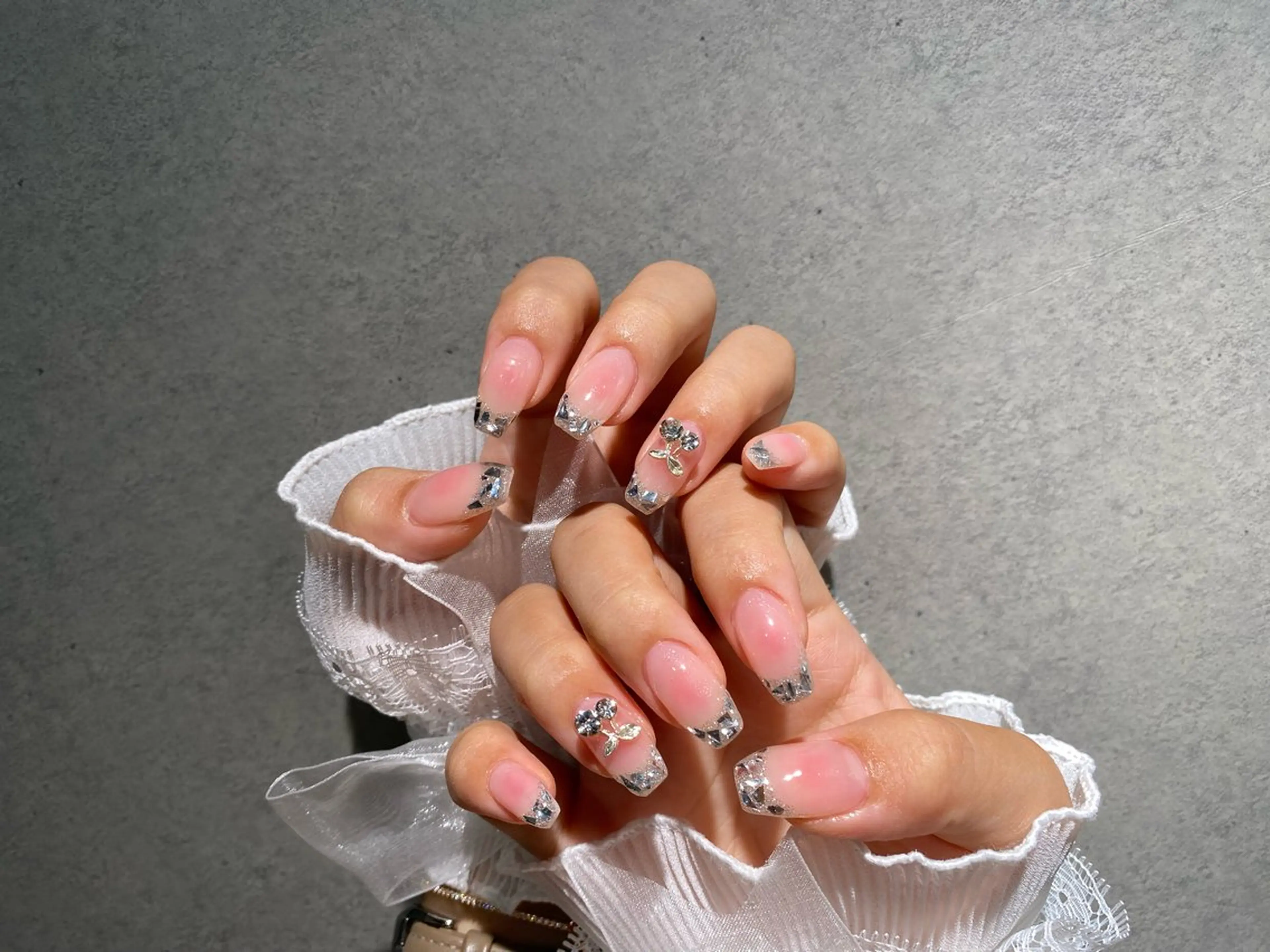 ネイル I-nailロング /ワンホン/キラキラのネイルデザイン