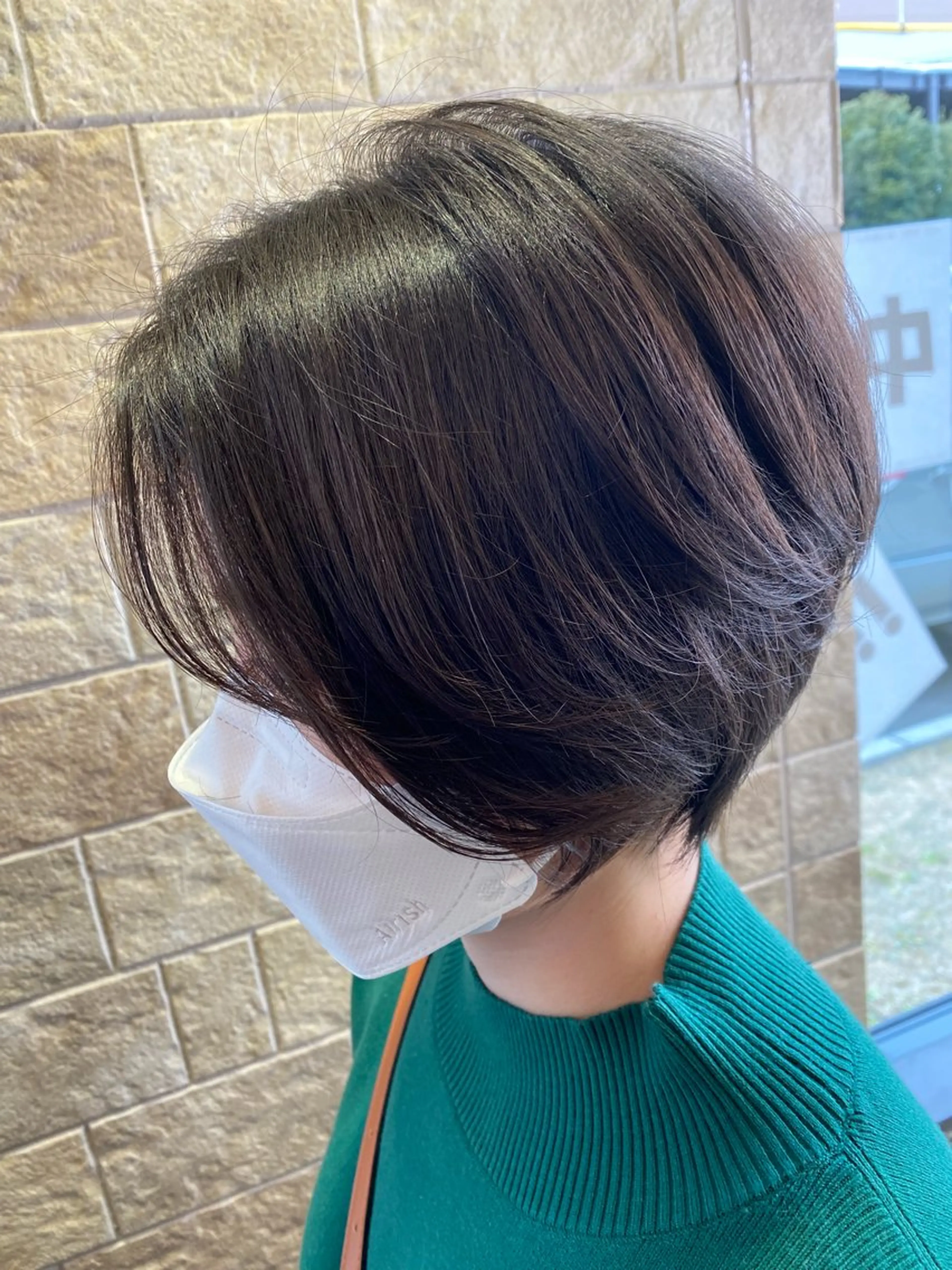 レディースカットモデル（ショートボブ、レイヤー、ウルフ）の写真