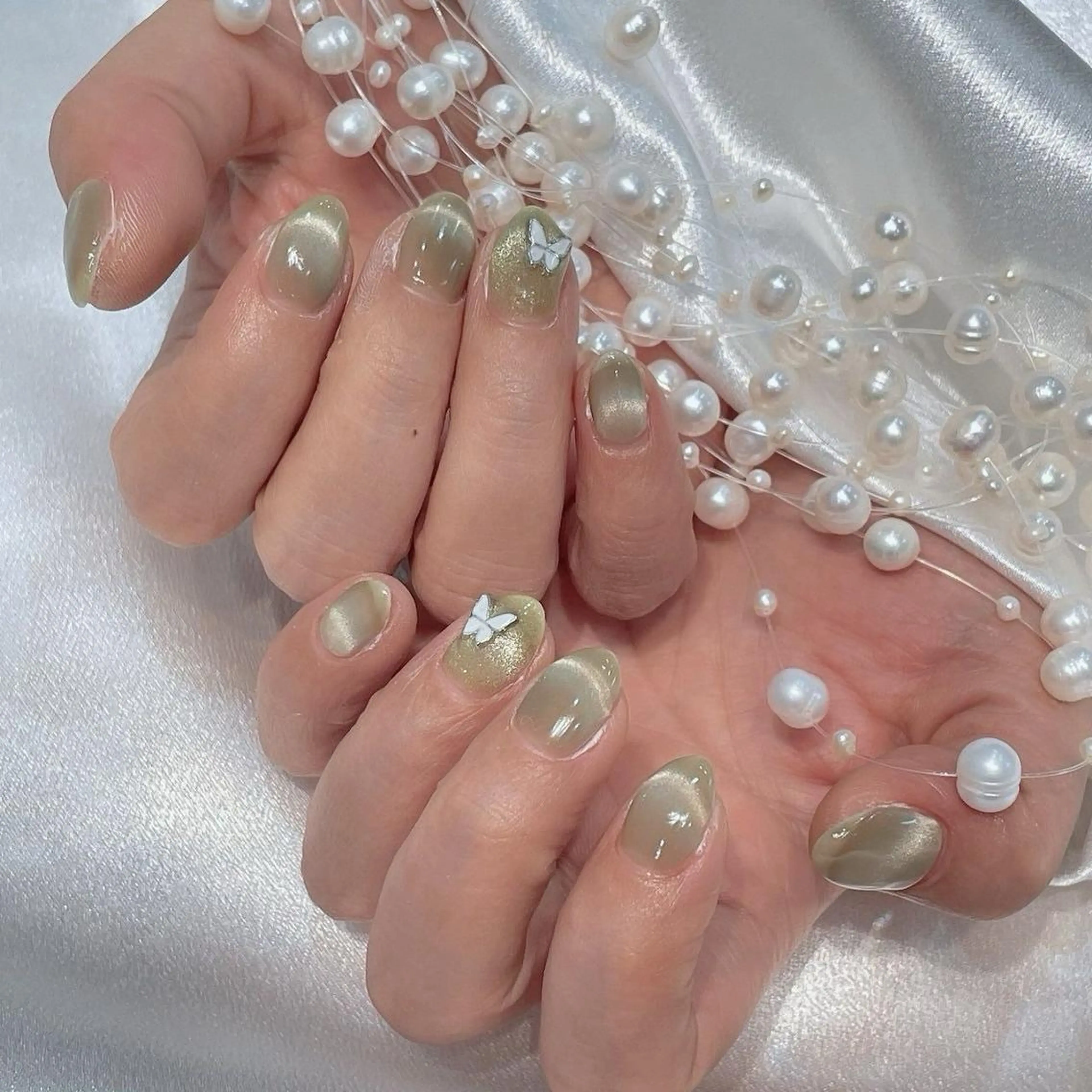 ネイル RAFFINE 月🦋🩵のネイルデザイン