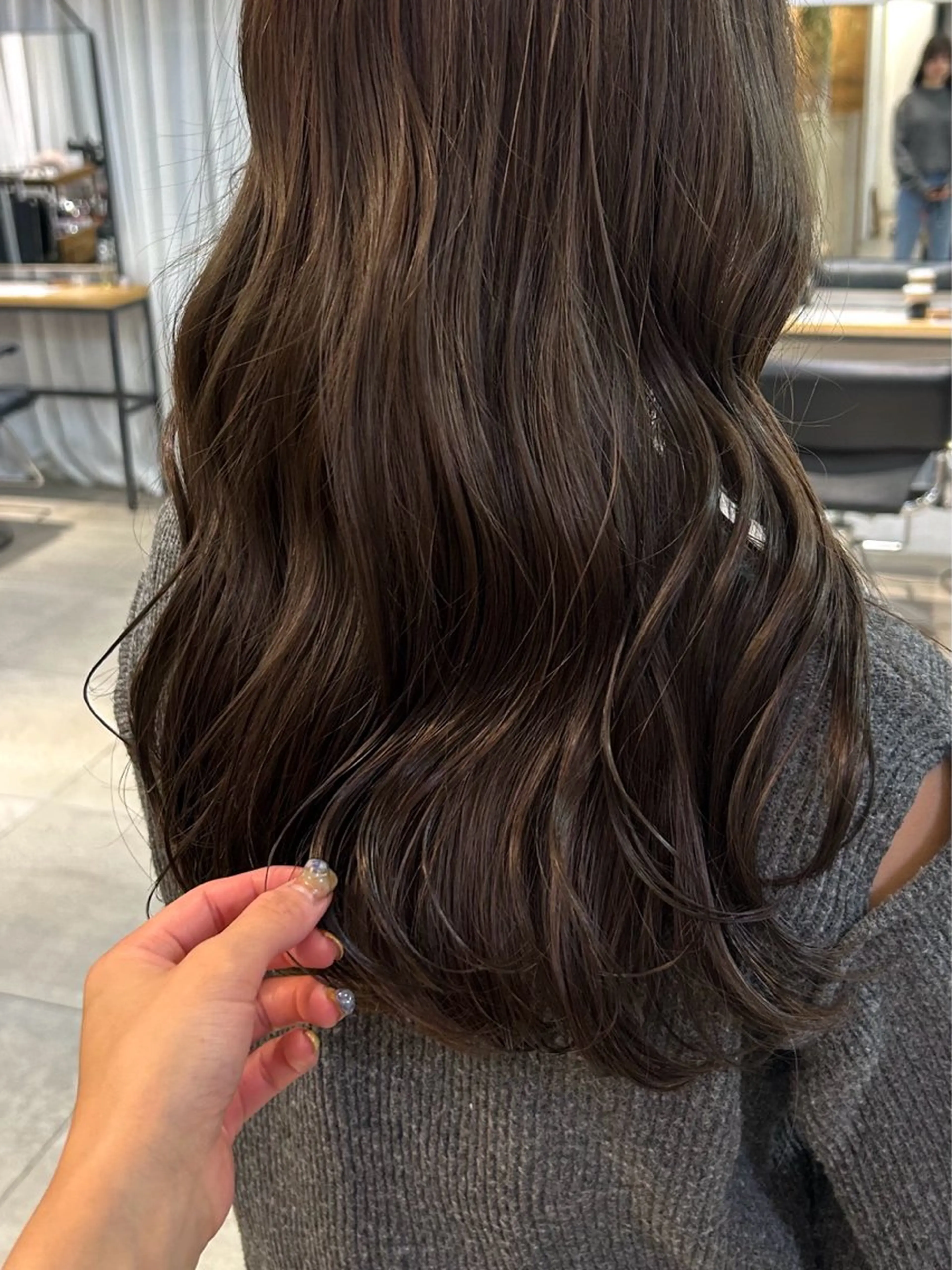 カラー moeka 表参道のヘアスタイル