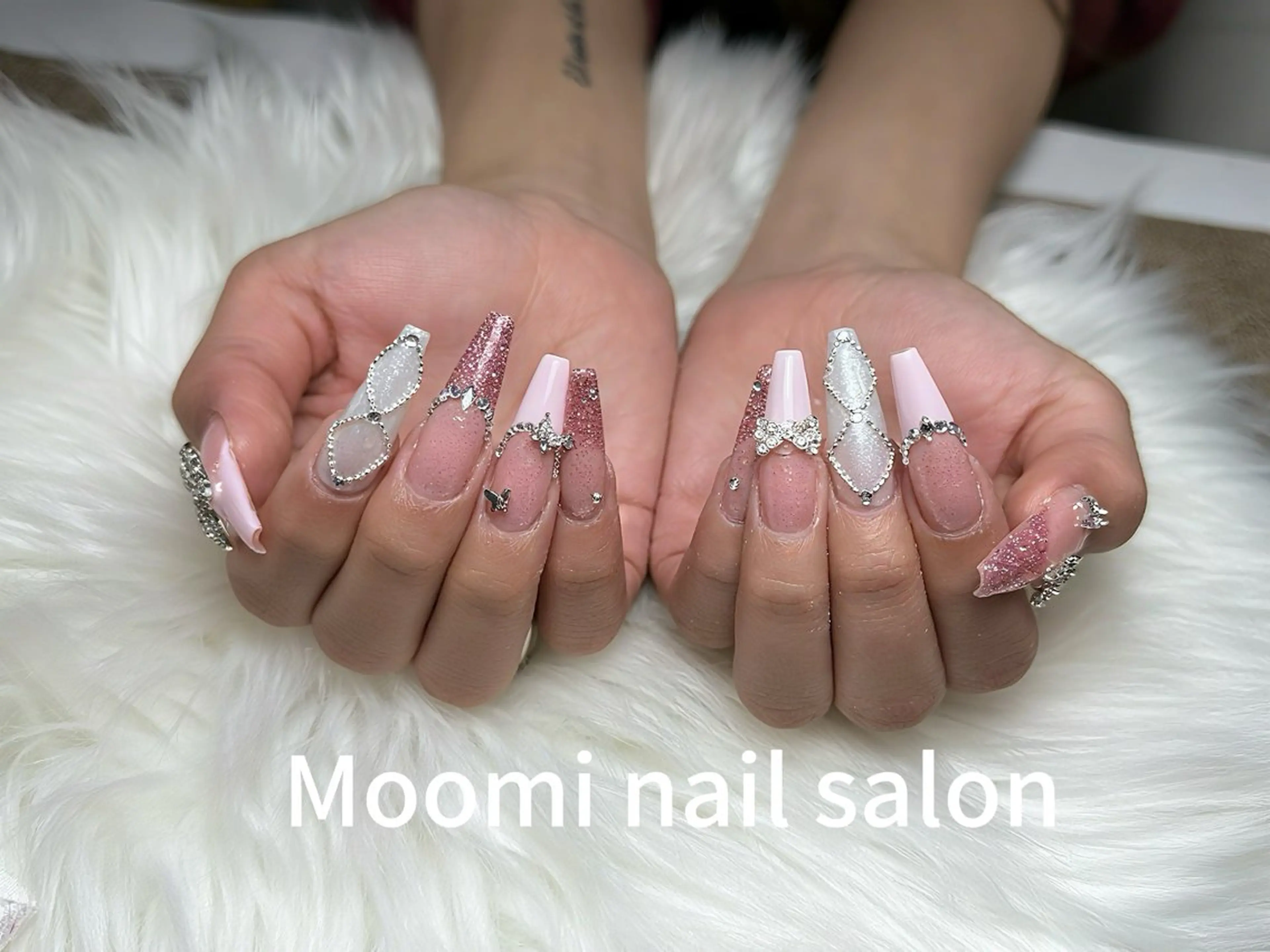 ロング ハンドネイル Moomi nail salonのネイルデザイン