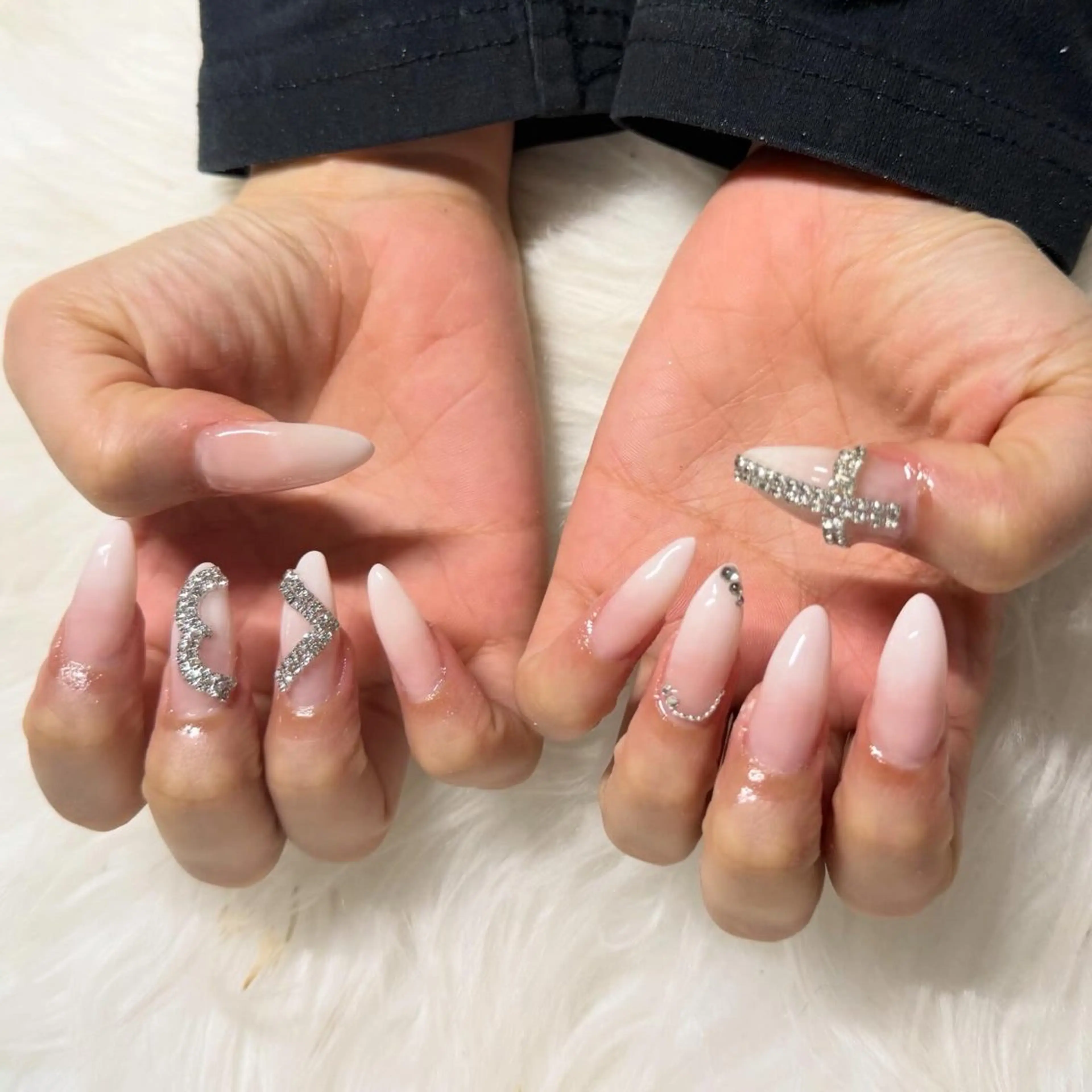 ロング ハンドネイル mao .のネイルデザイン