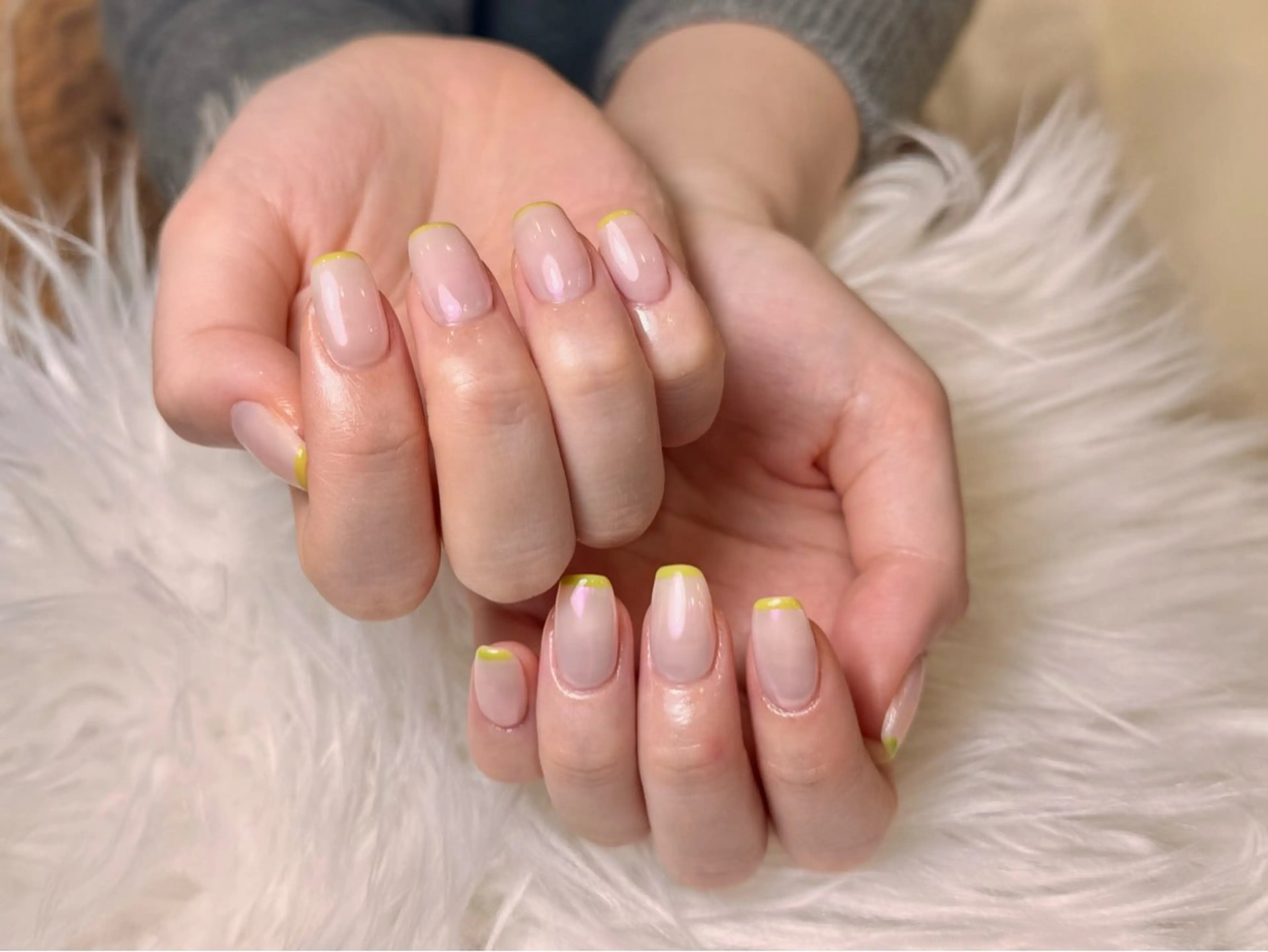 ネイル オーロラネイル フレンチネイル ジェルネイル グリーン ミラーネイル ハンドネイル ハンドケア チャ ミーのネイルデザイン