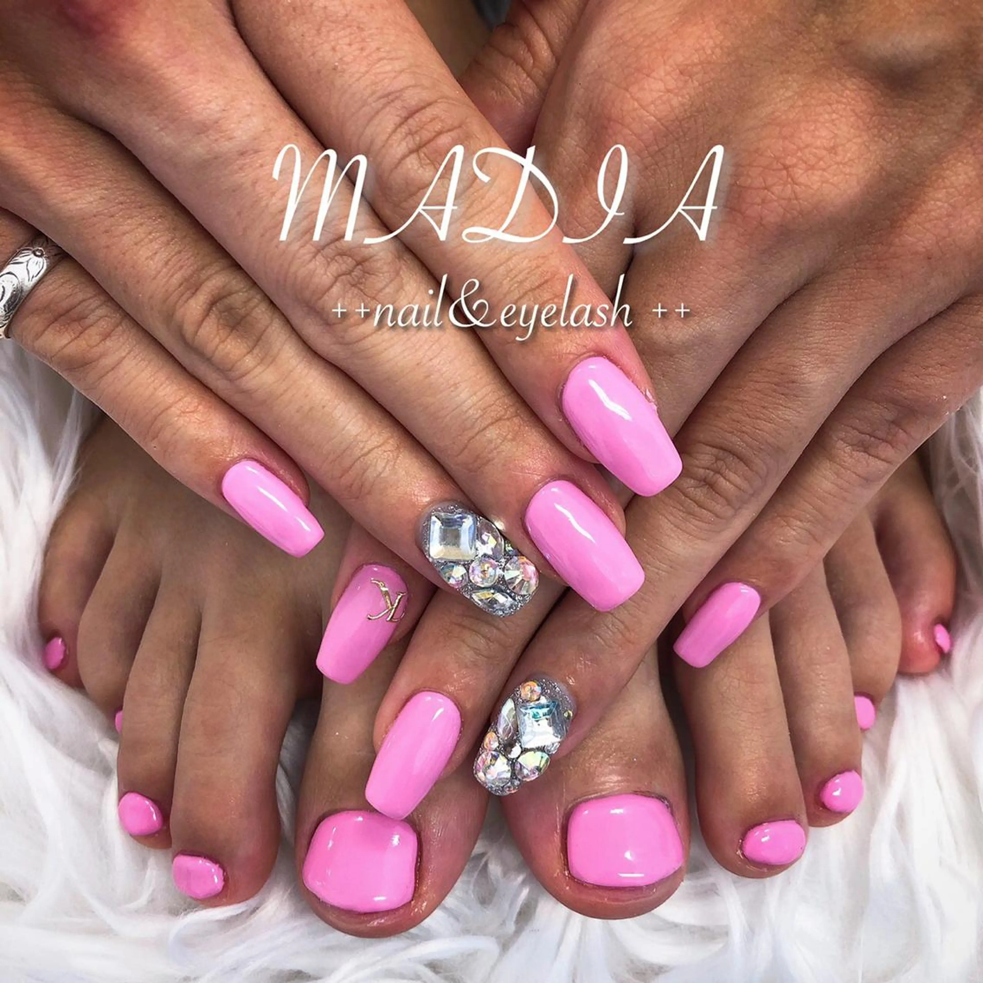 ネイル フットネイル MADIA藤沢所属・MADIA MEGUのネイルデザイン