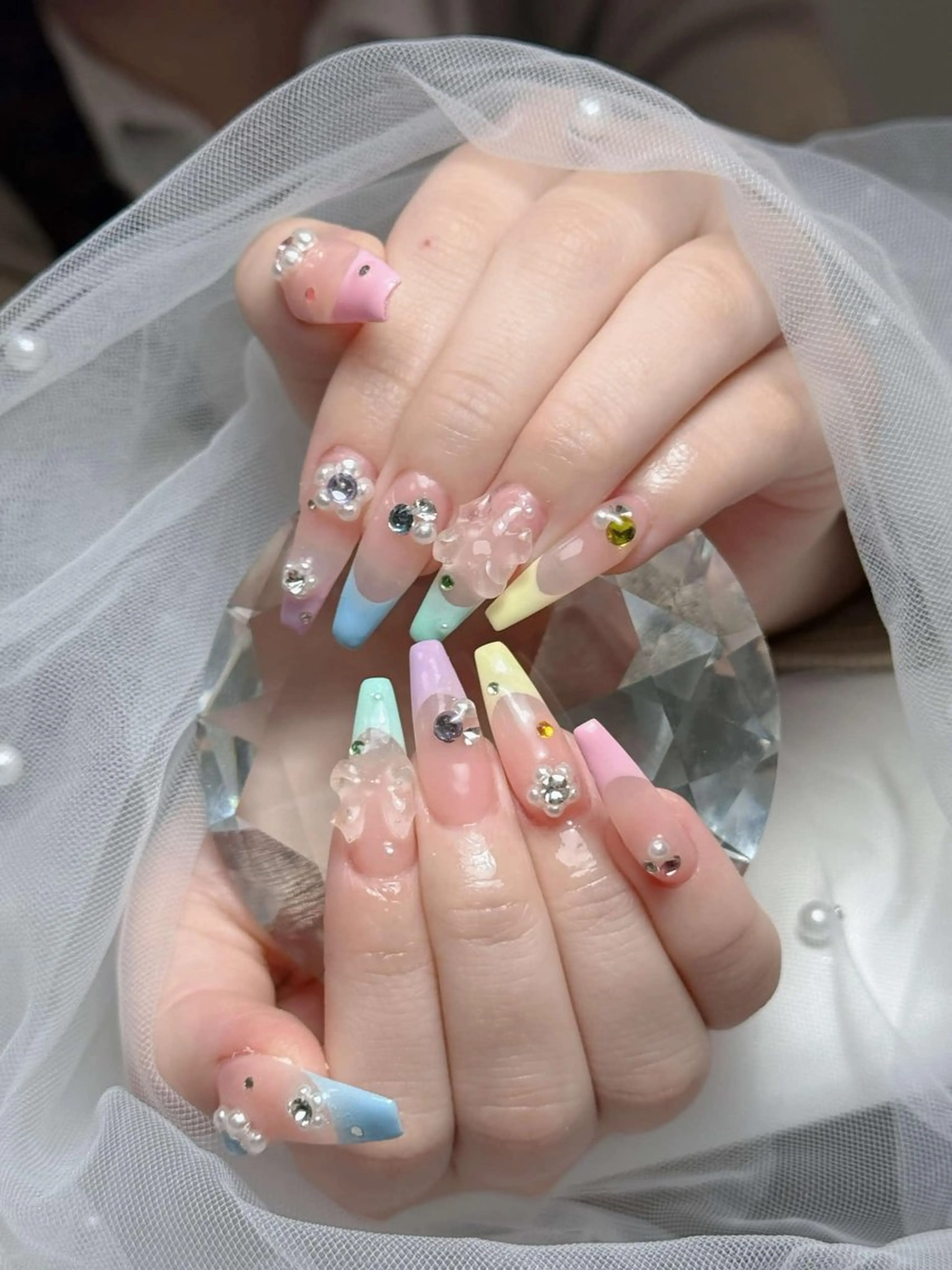 ネイル フレンチネイル ジェルネイル キラキラネイル 韓国ネイル マグネットネイル Julli NailStudioのネイルデザイン