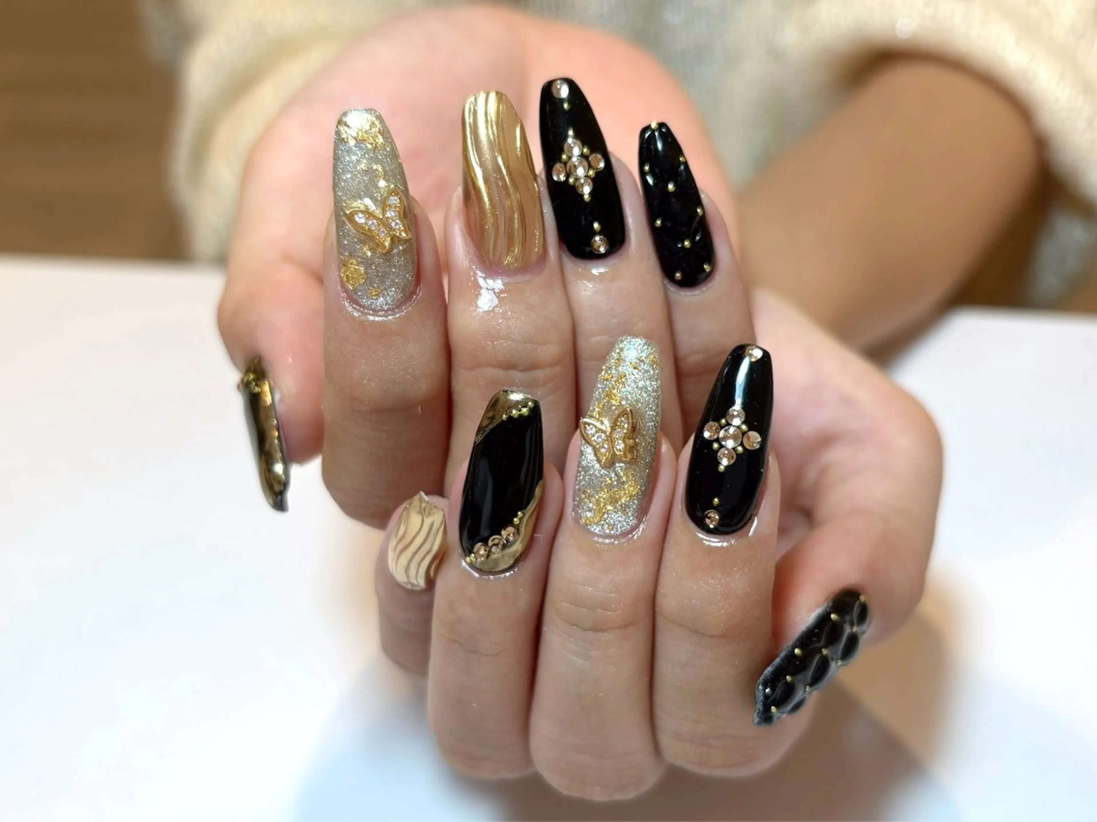 ネイル 成人式 ハンドネイル eight横浜🧸 kumabeのネイルデザイン