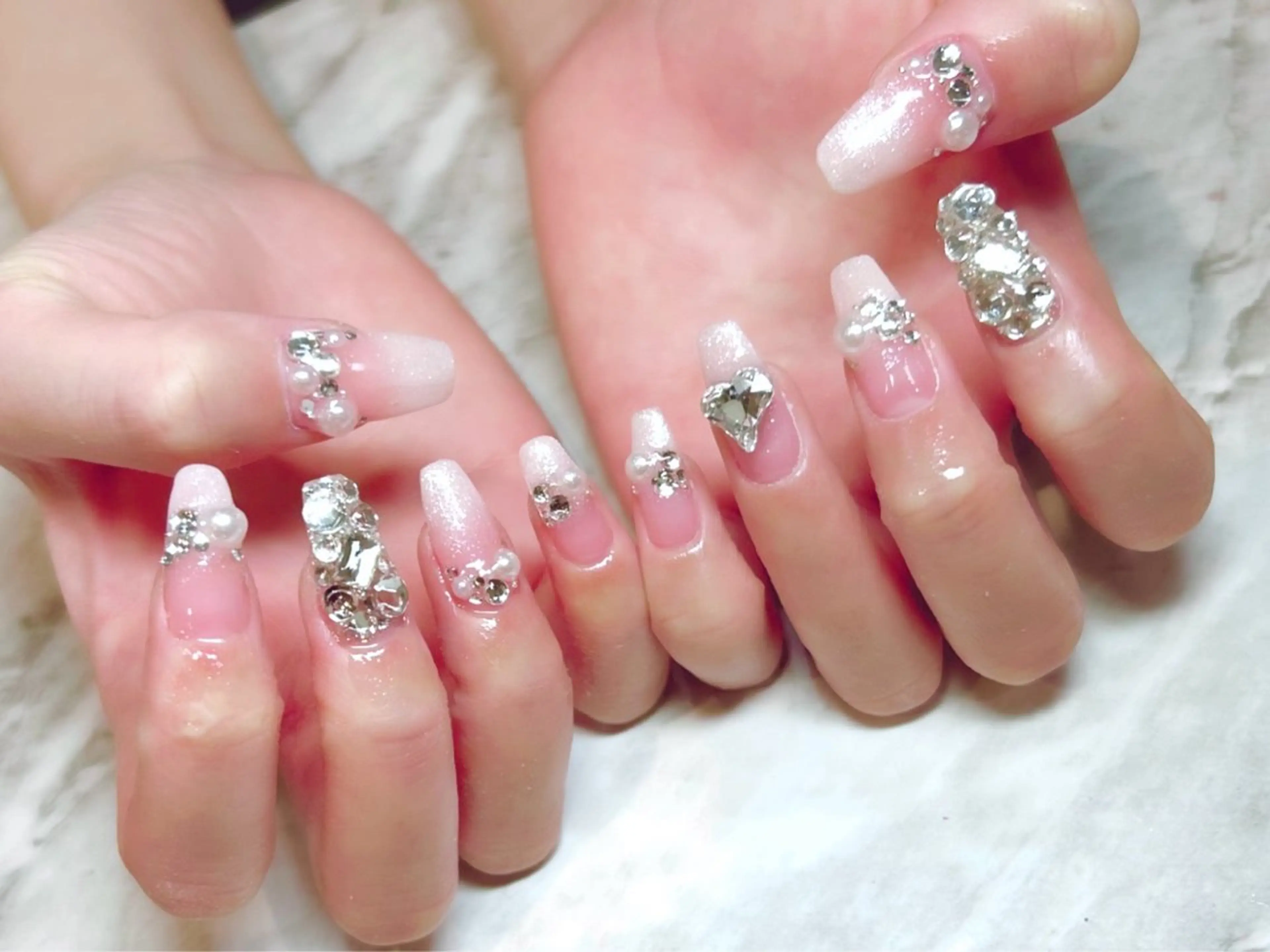 ネイル ハンドネイル Re Pearl～コーディネートサロン～ 市駅前店所属・NARUMI HYODOのネイルデザイン