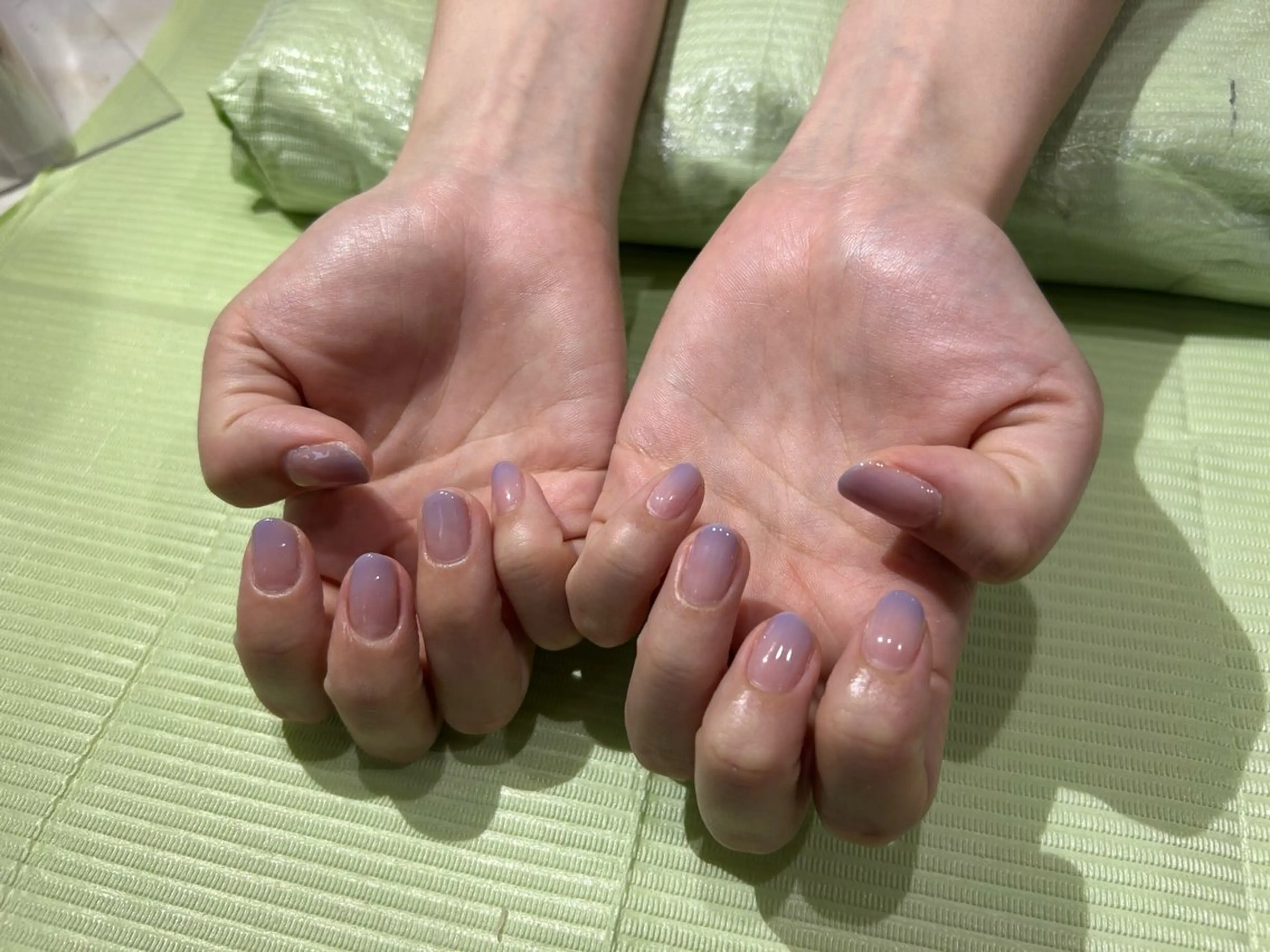 ネイル パープル Eyelash & nail Buena 高円寺店所属・新人ネイリスト yuaのネイルデザイン