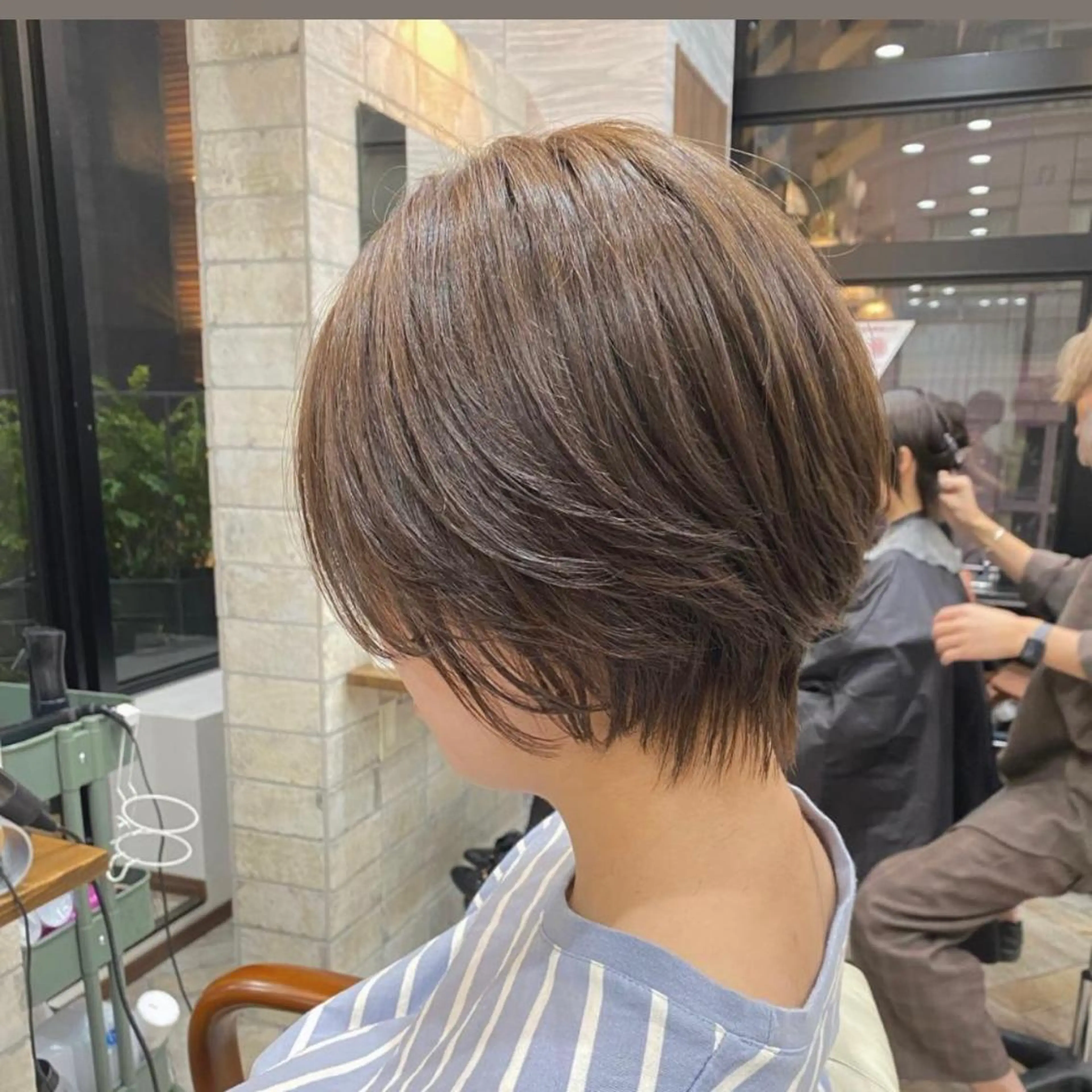 ショート カラー パーマ ヘアアレンジ メンズ キッズ ネイル マツエク・マツパ アイブロウ メンズバレイヤージュ メンズブリーチ フェードカット メンズハイライト メンズハイトーン カット ヘアカラー トリートメント 髪質改善🇰🇷 レイヤーカット/梅田のヘアスタイル