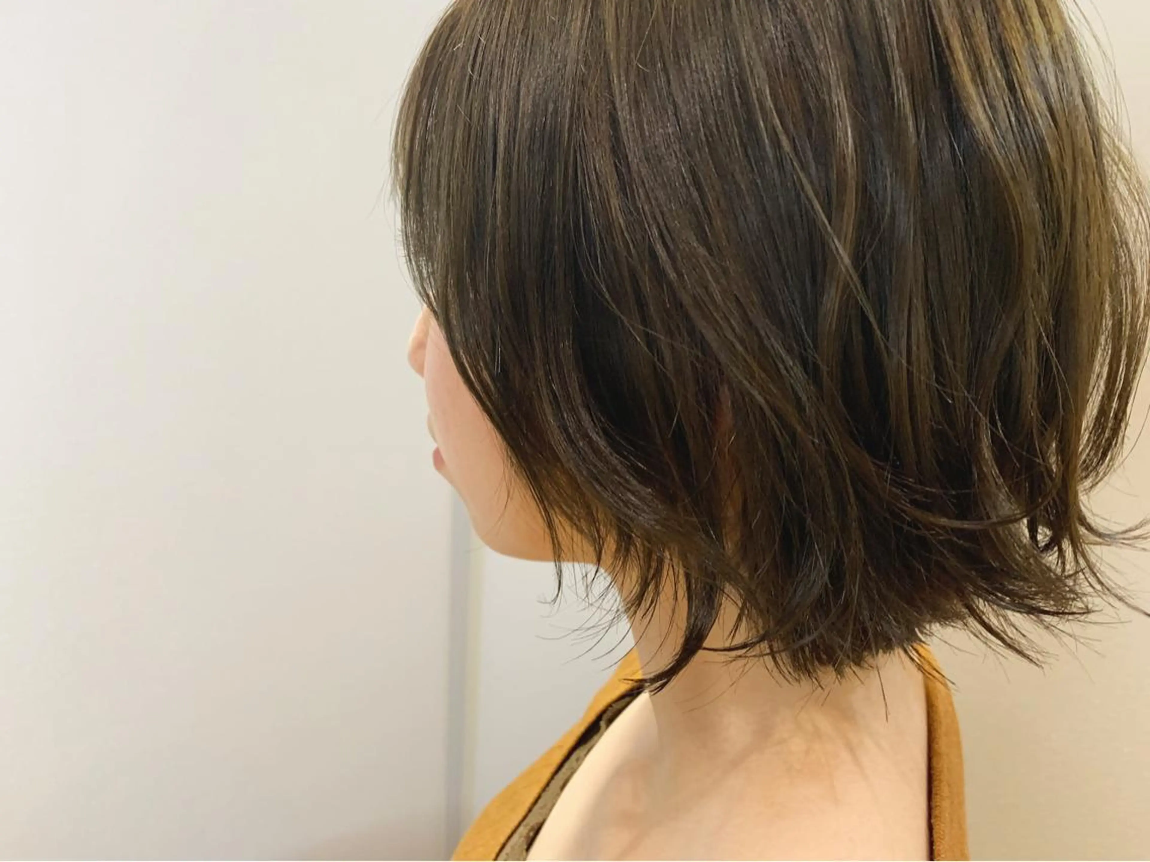 ミディアム 伸ばしかけ 【Uneユヌ】菊地 春那のヘアスタイル