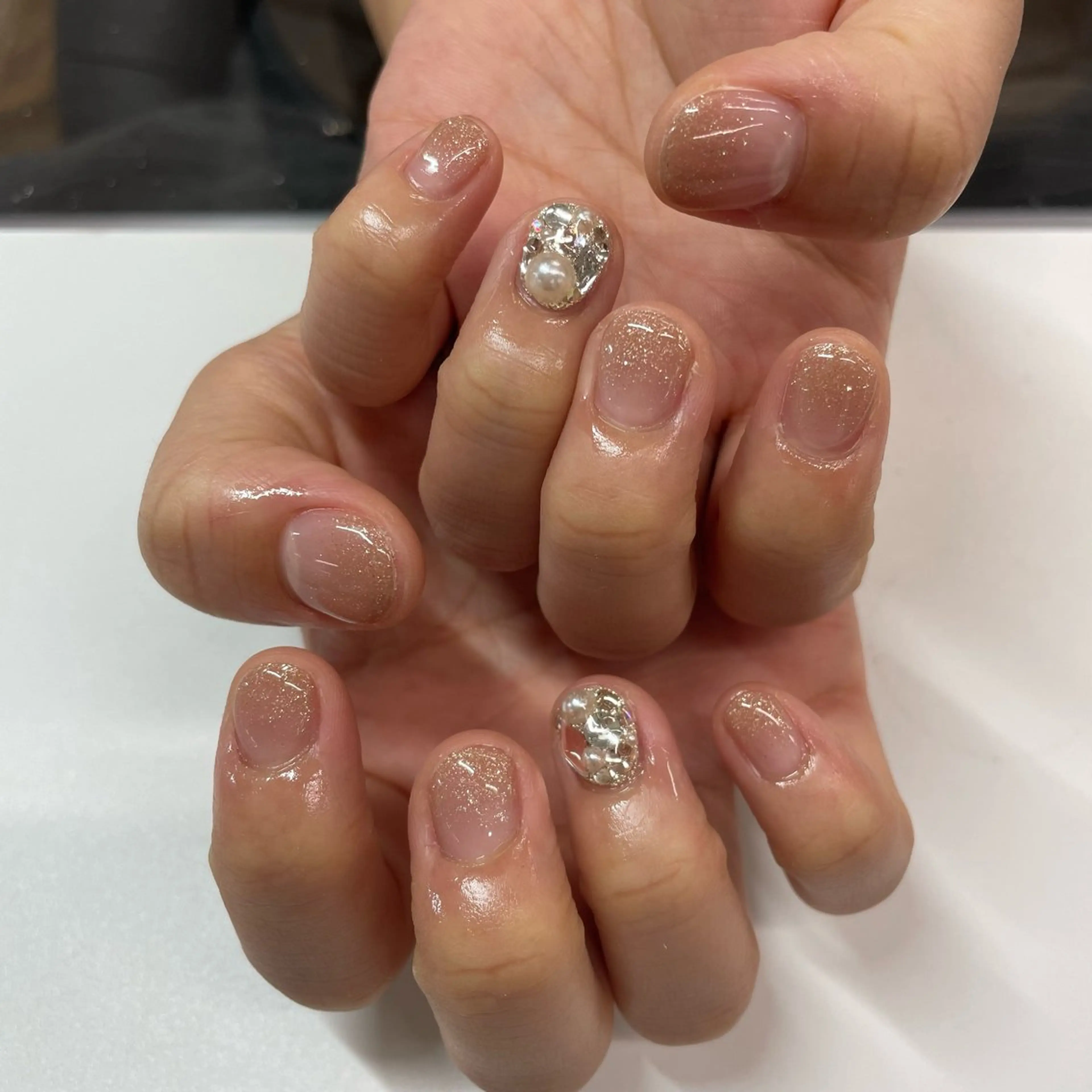 ネイル ブラウン グラデーション ラメ(グリッター) MAXKELLY EMIのネイルデザイン