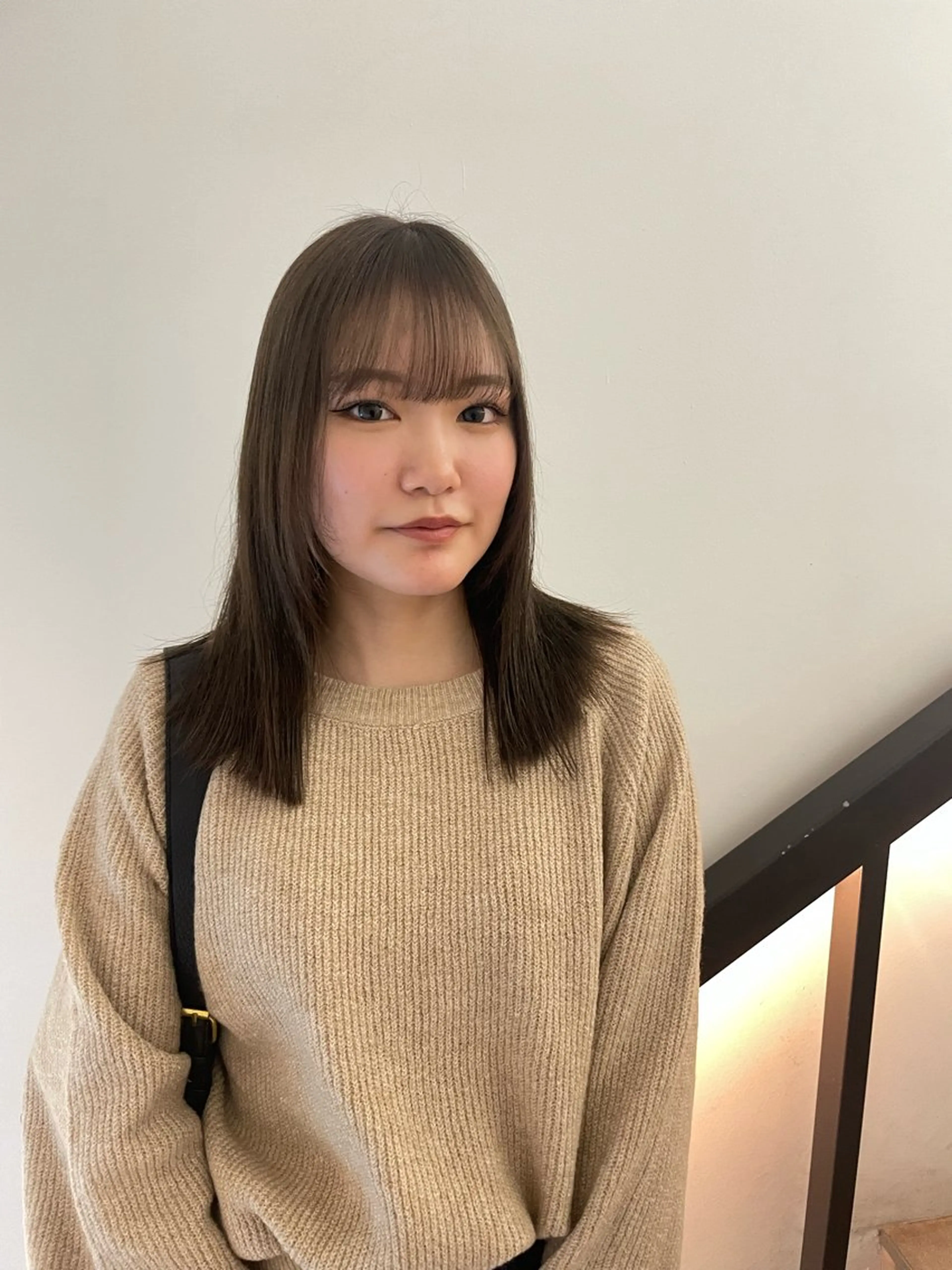 セミロング カラー ヘアカラー 🌟暖色系ハイトーン 🌟AIのヘアスタイル