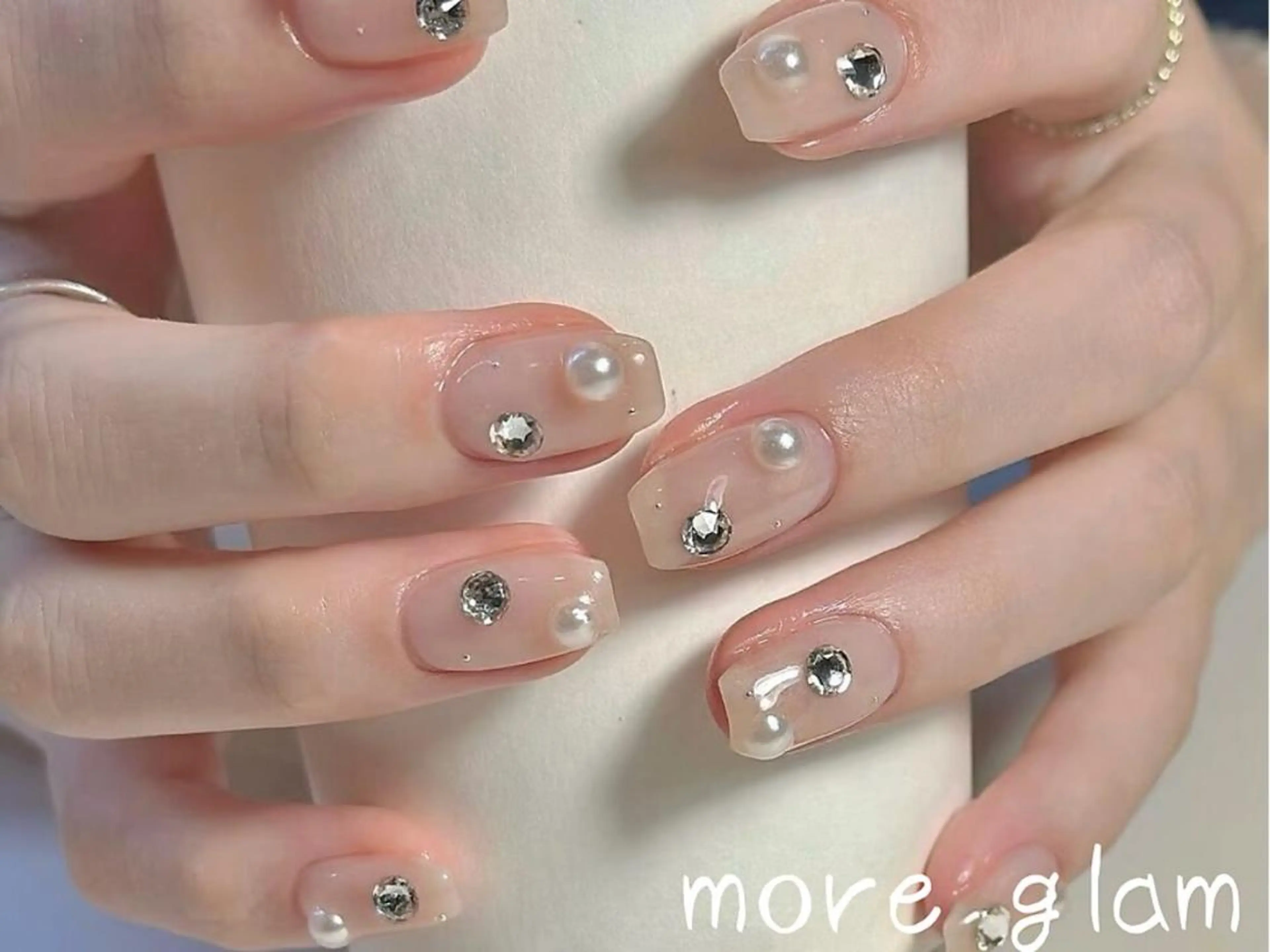 ネイル 長さ出し フットネイル フレンチネイル ジェルネイル ガラスフレンチ MoreGlam Nailsのネイルデザイン