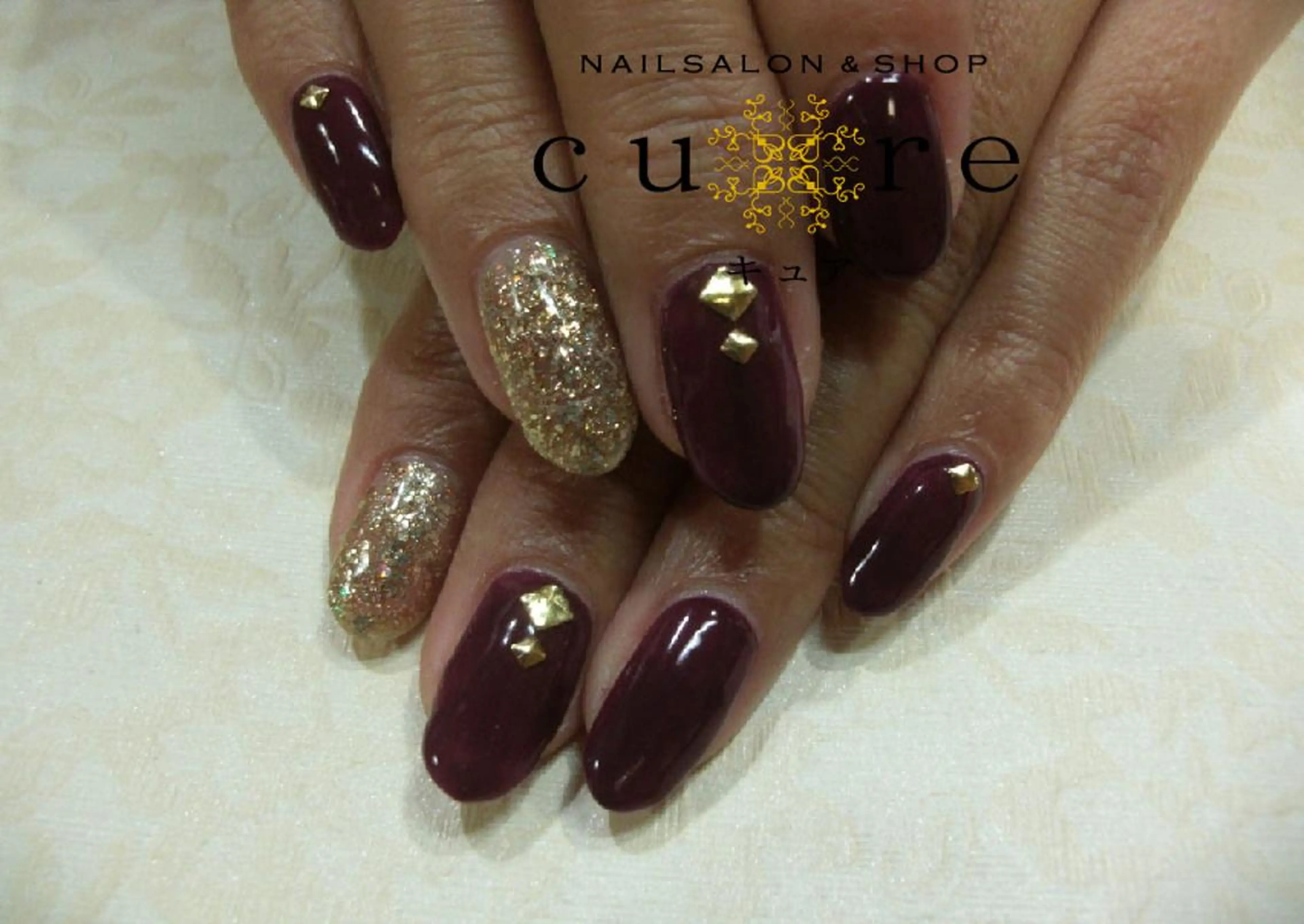 ミディアム ネイル ボルドー ネイルサロン Cureのネイルデザイン