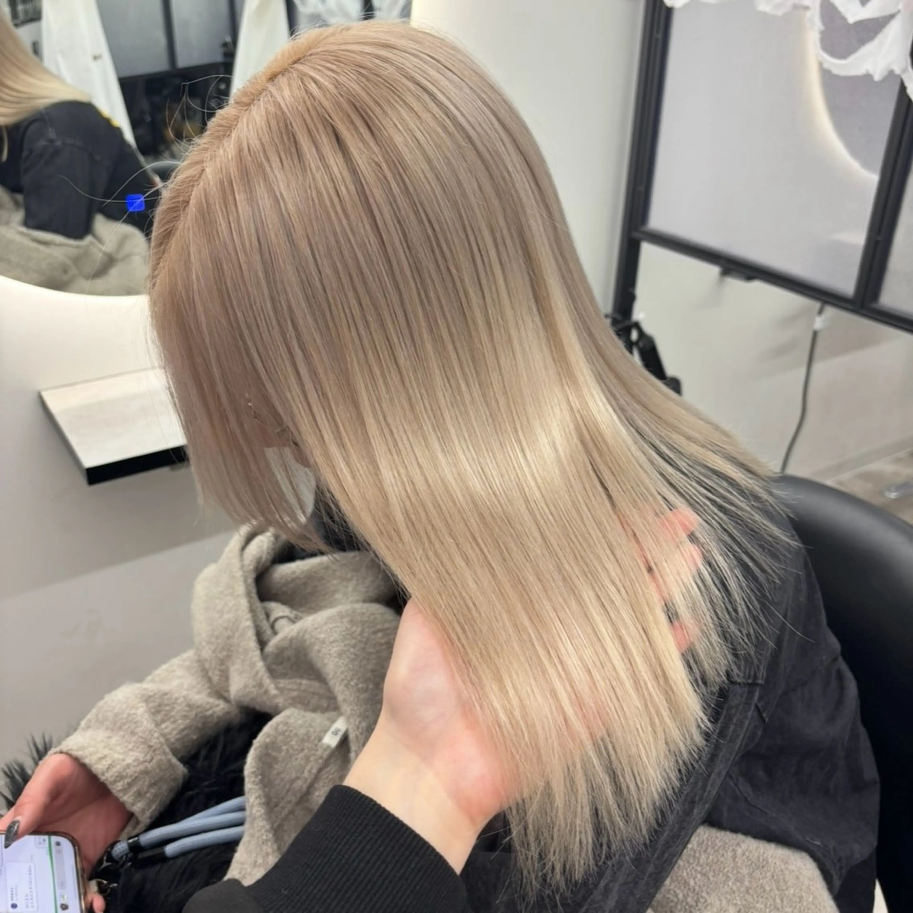 セミロング カラー ヘアカラー Ren. 🦋デザインカラーのヘアスタイル