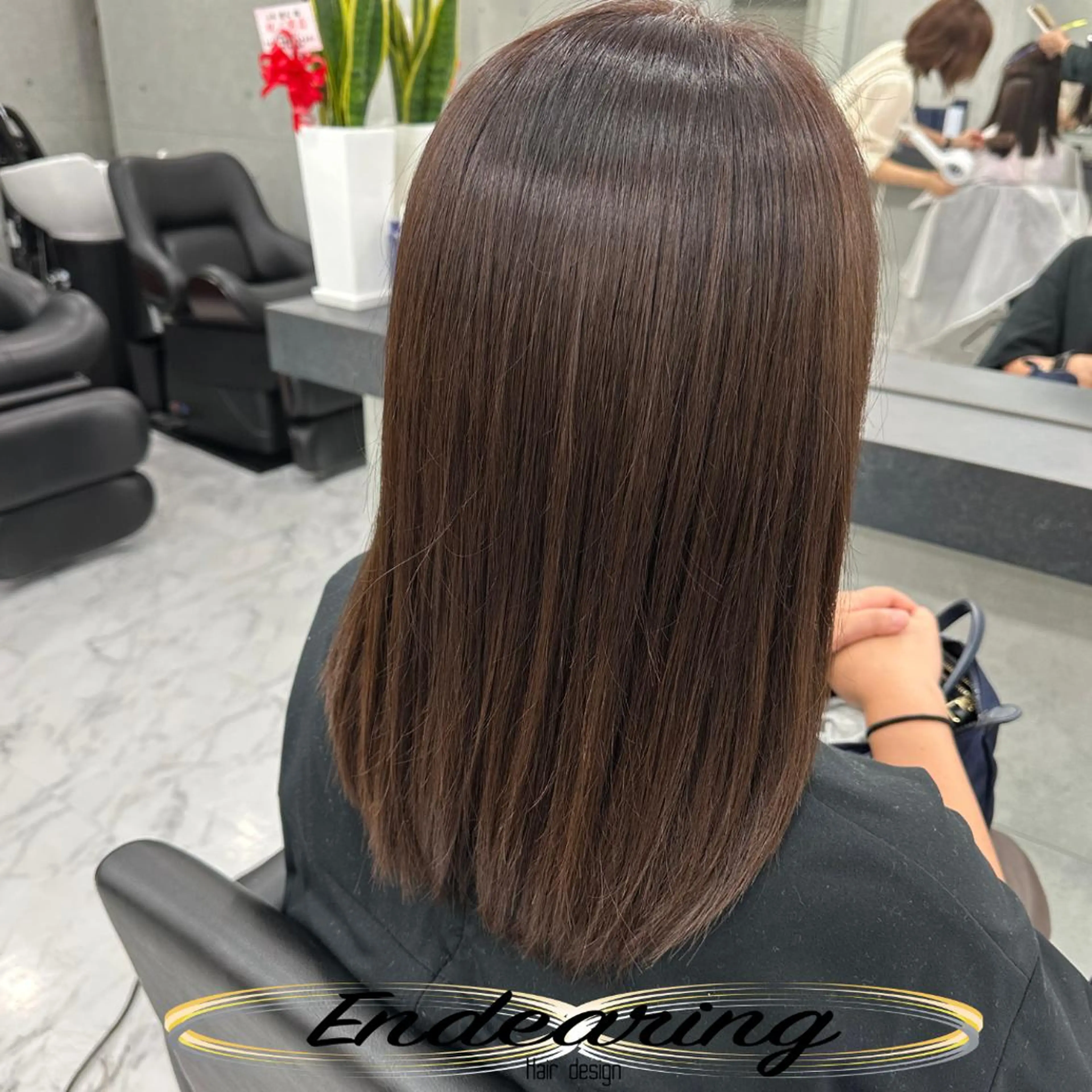 ミディアム レイヤーカット ローレイヤー 外ハネヘア カット ヘアカラー 柳田 怜那/銀座 Endearingのヘアスタイル