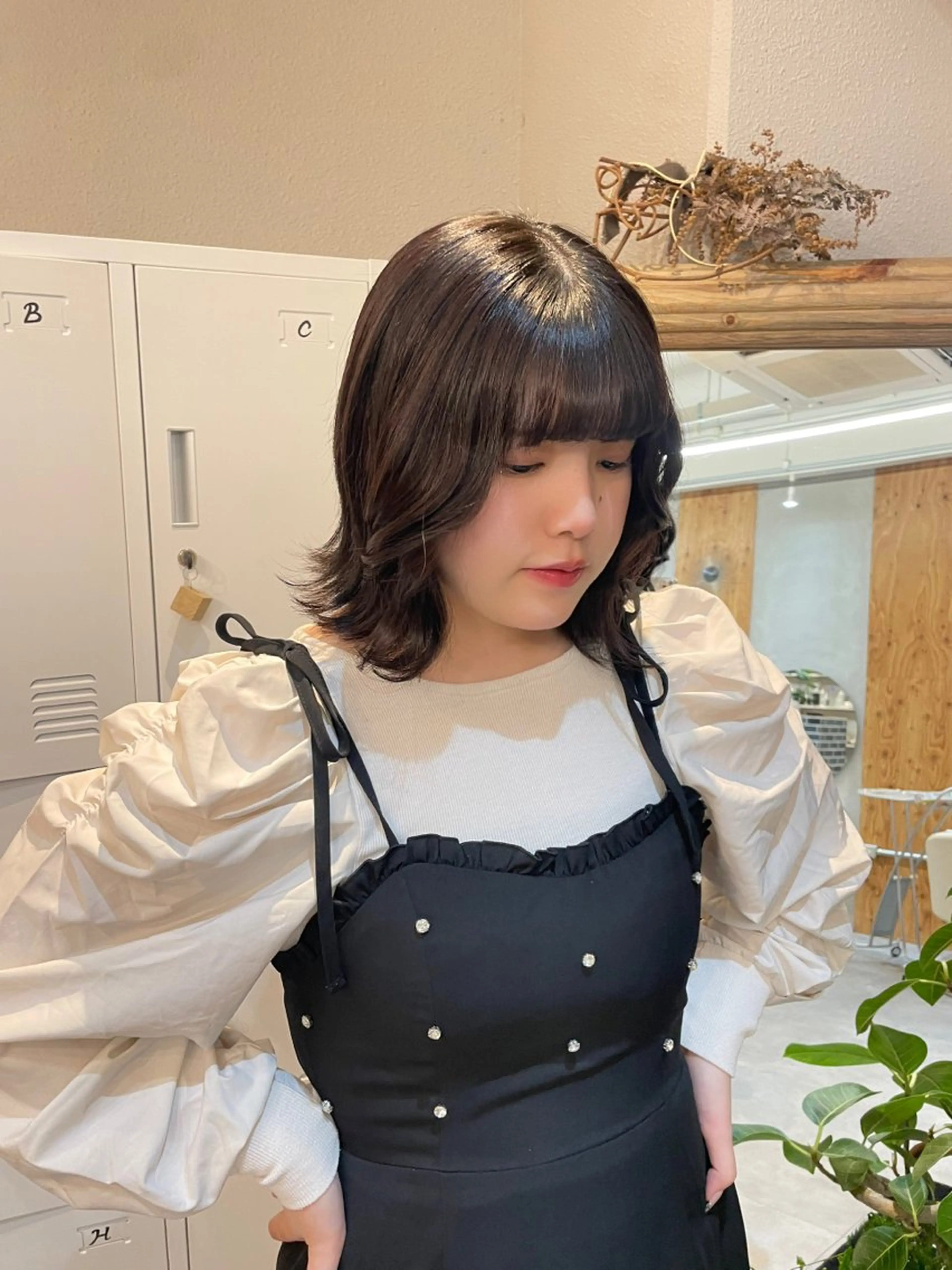 ミディアム カラー 透明感カラー ハイトーン縮毛/暖色 なーな🎀🤍のヘアスタイル