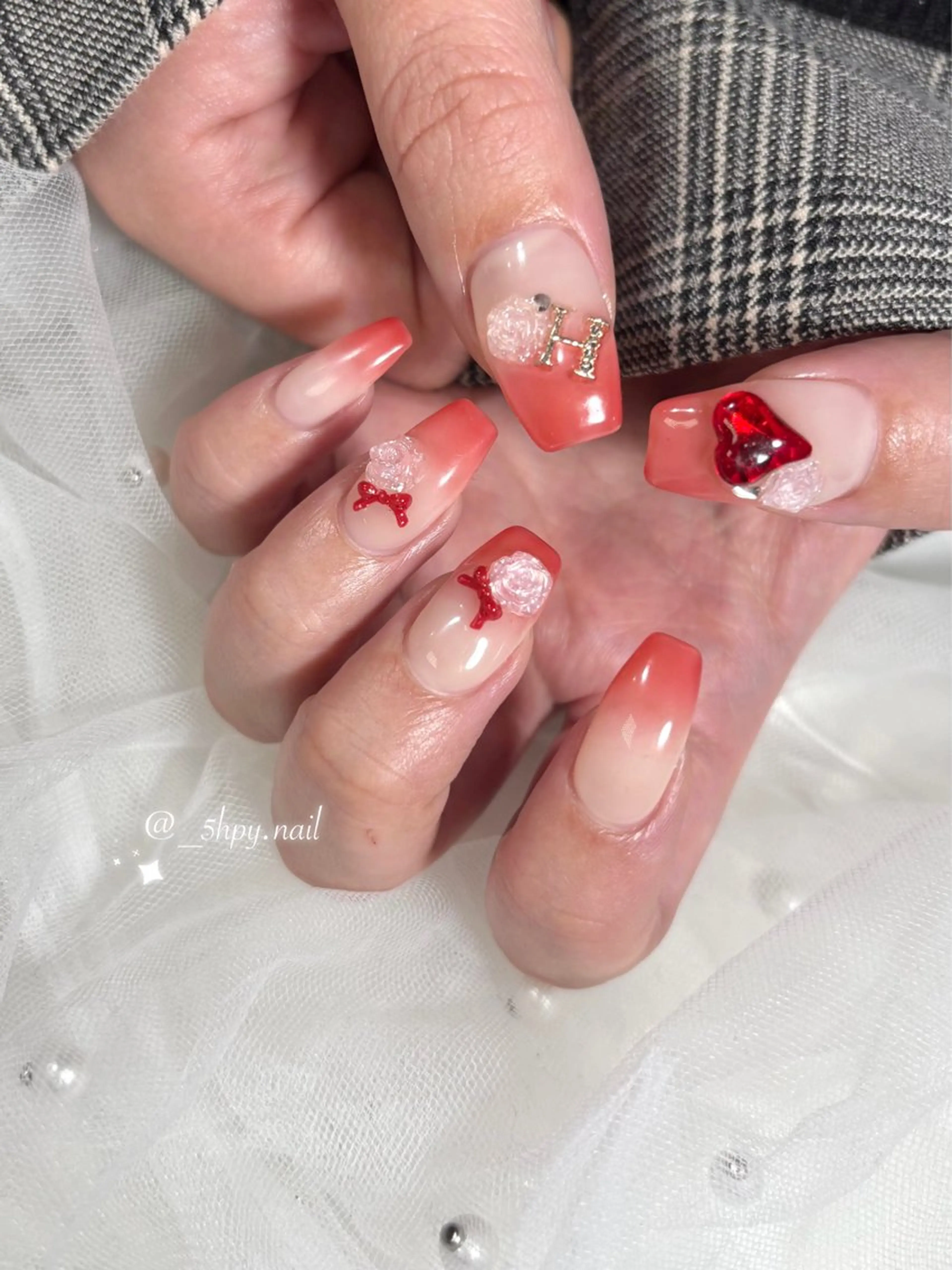 ネイル ハンドネイル émure. パラジェル認定サロンのネイルデザイン