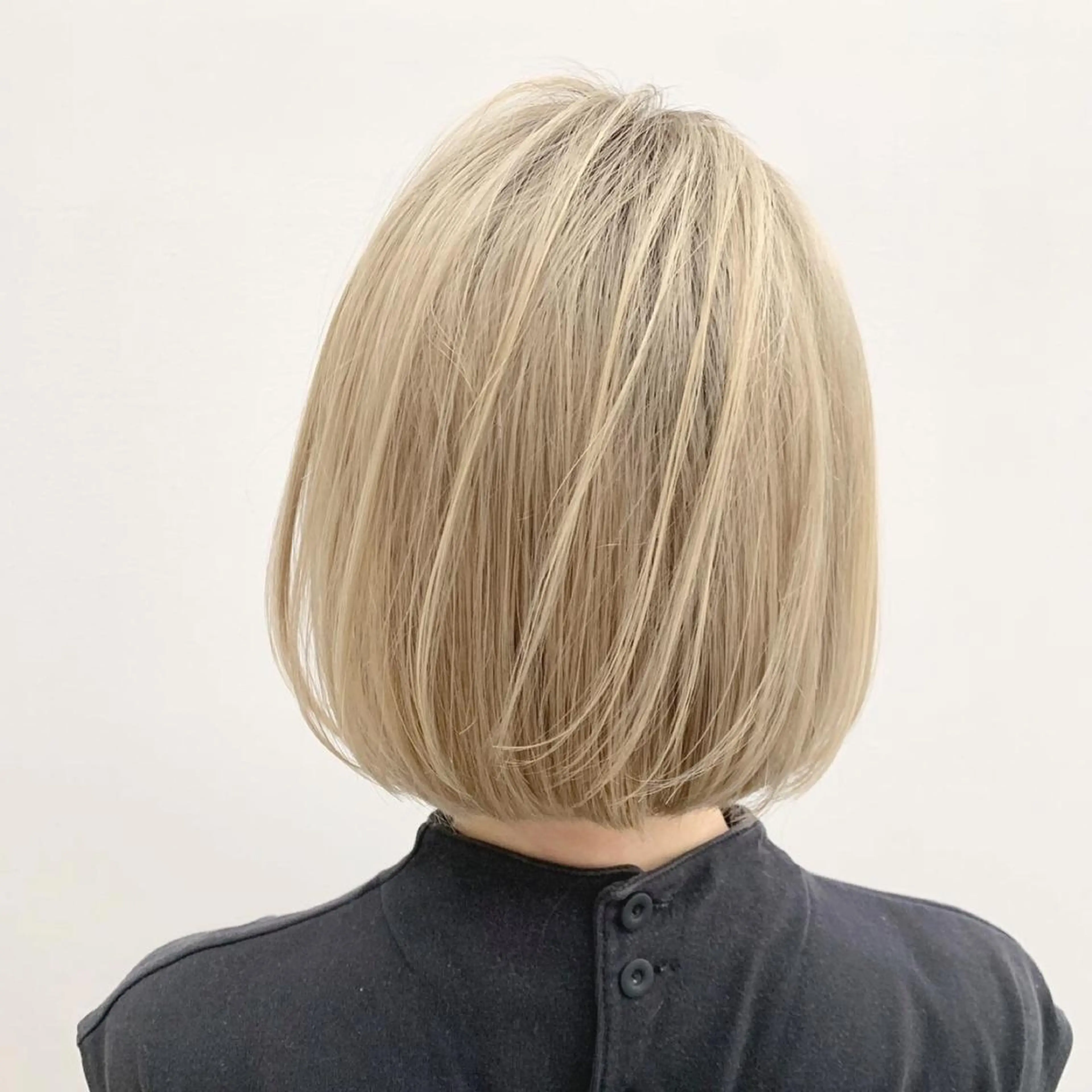 ショート カラー ブロンド ボブ 外国人風カラー レイヤーカット 早崎太生のヘアスタイル