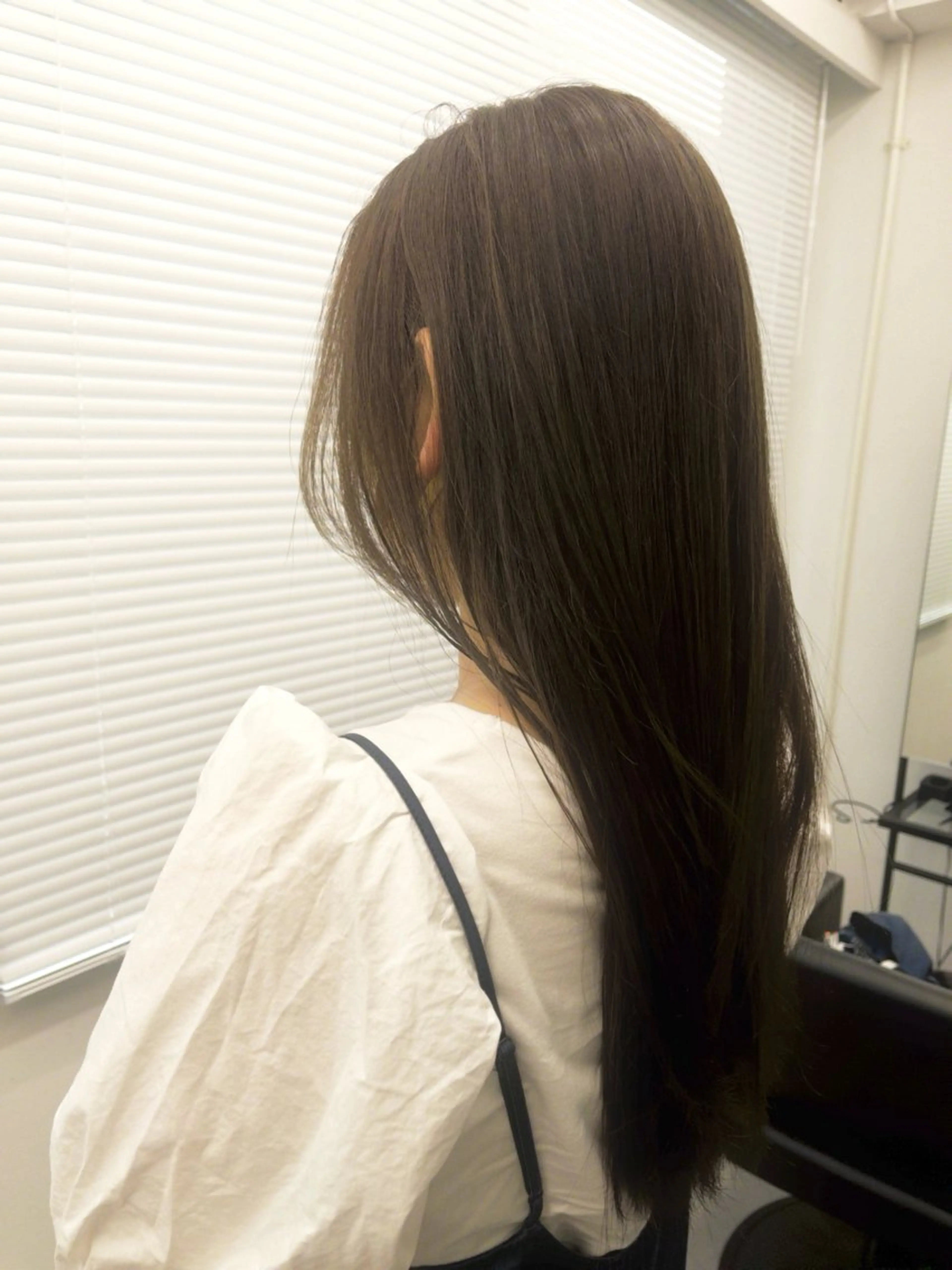 ロング カット ヘアカラー トリートメント kosoraベージュ ハイトーン/デザインのヘアスタイル