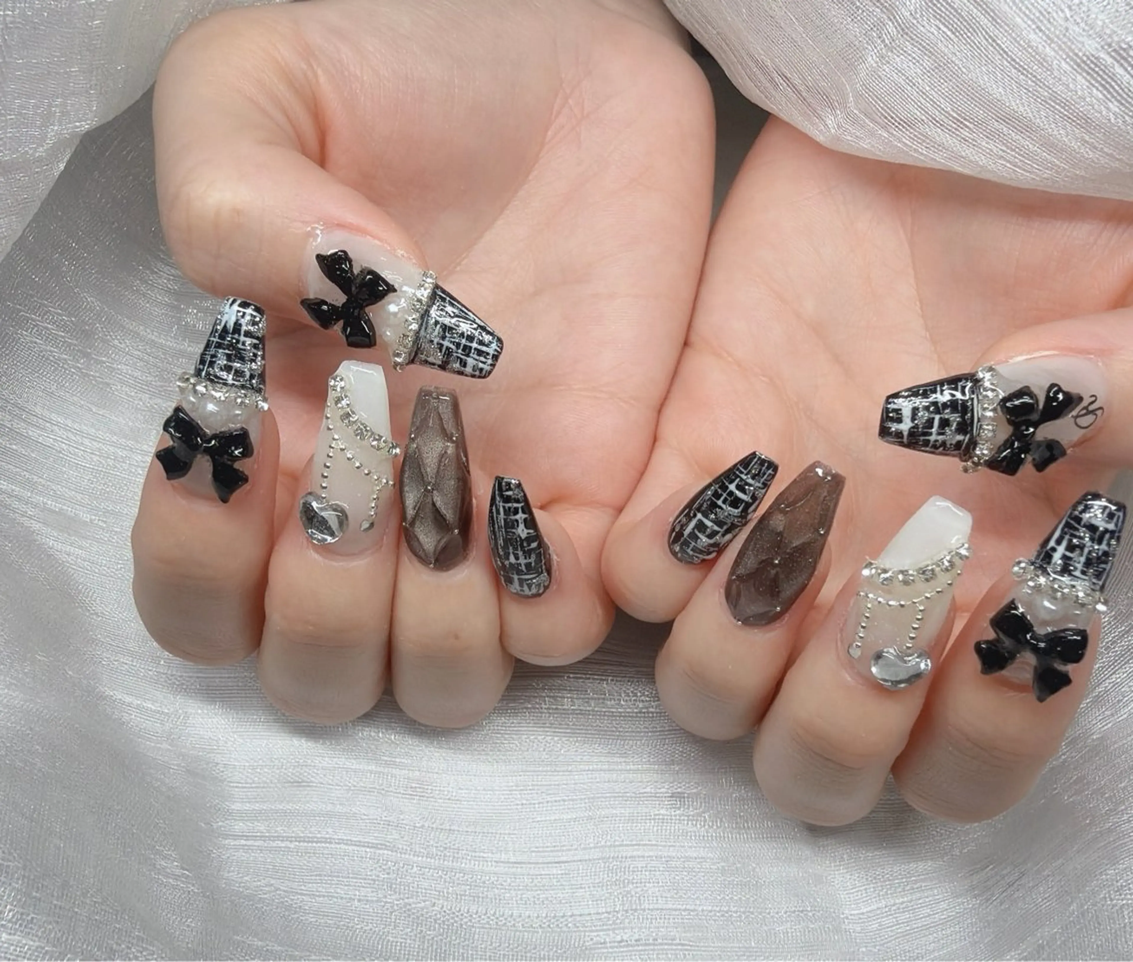 ネイル ハンドネイル Lee Nailsのネイルデザイン