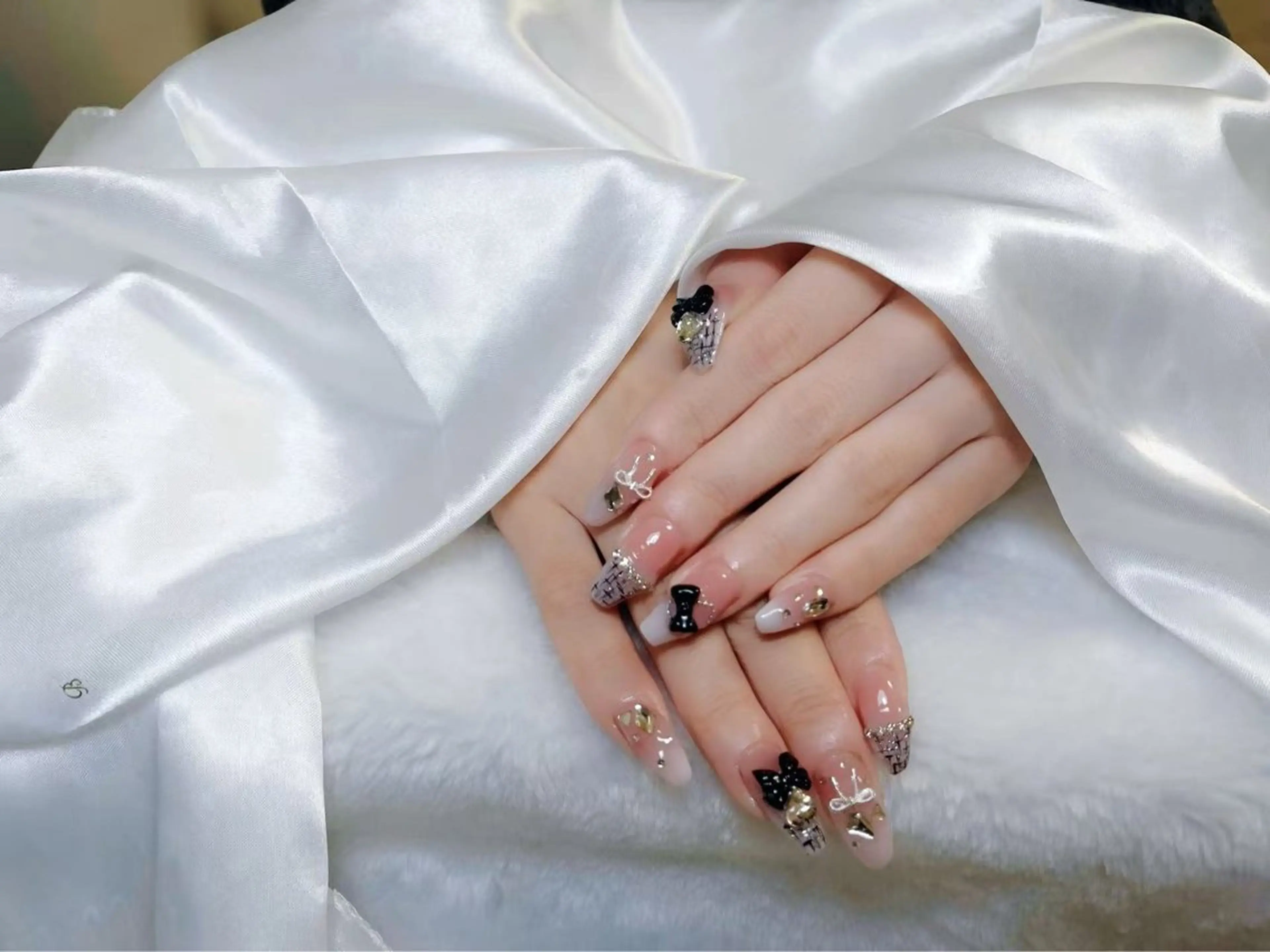 ネイル 持ち込み Amina nail salonのネイルデザイン