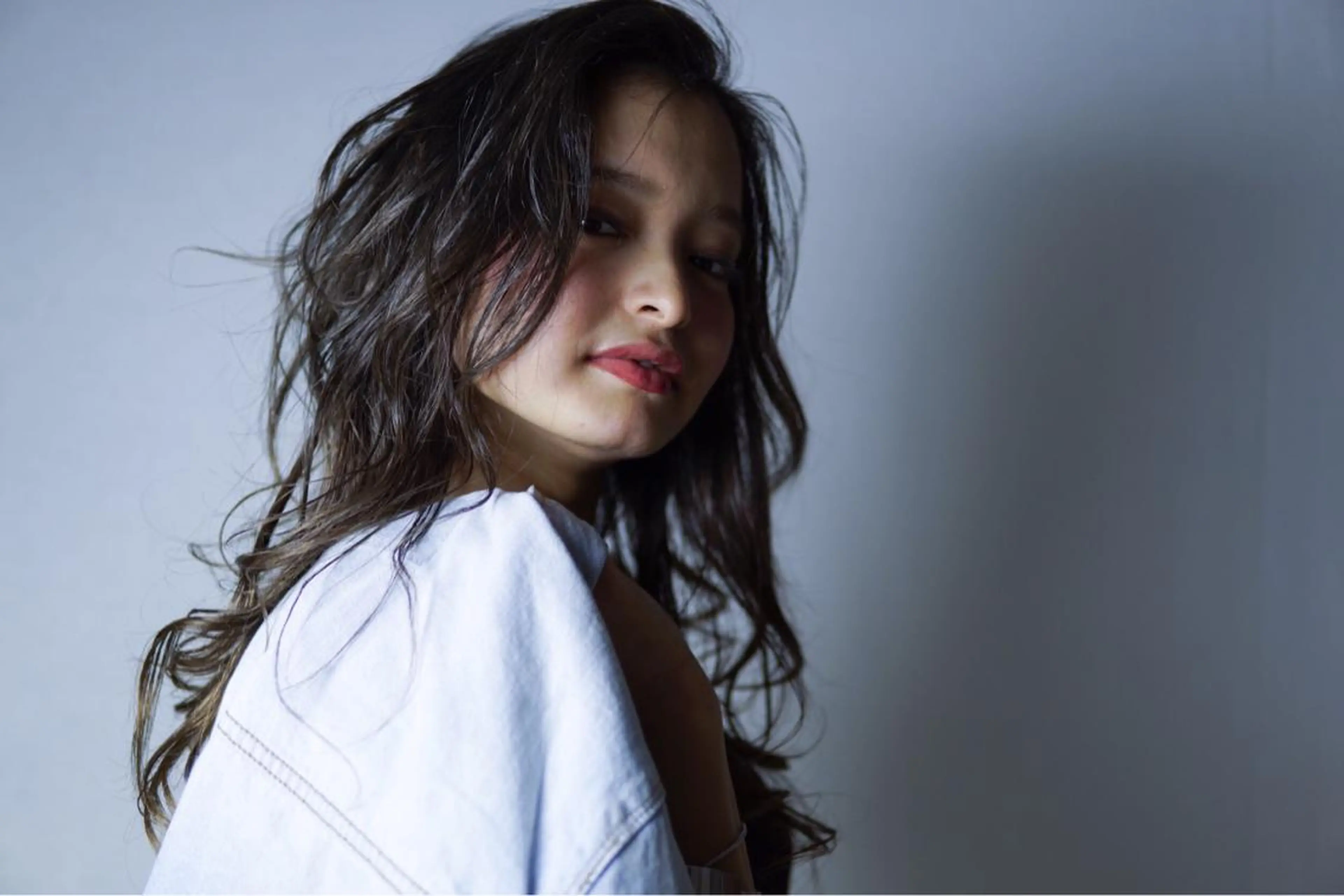 ロング カラー パーマ グレージュ ヘアメイクアース浦和店所属・【白髪ぼかし】 矢内　夏輝のヘアスタイル