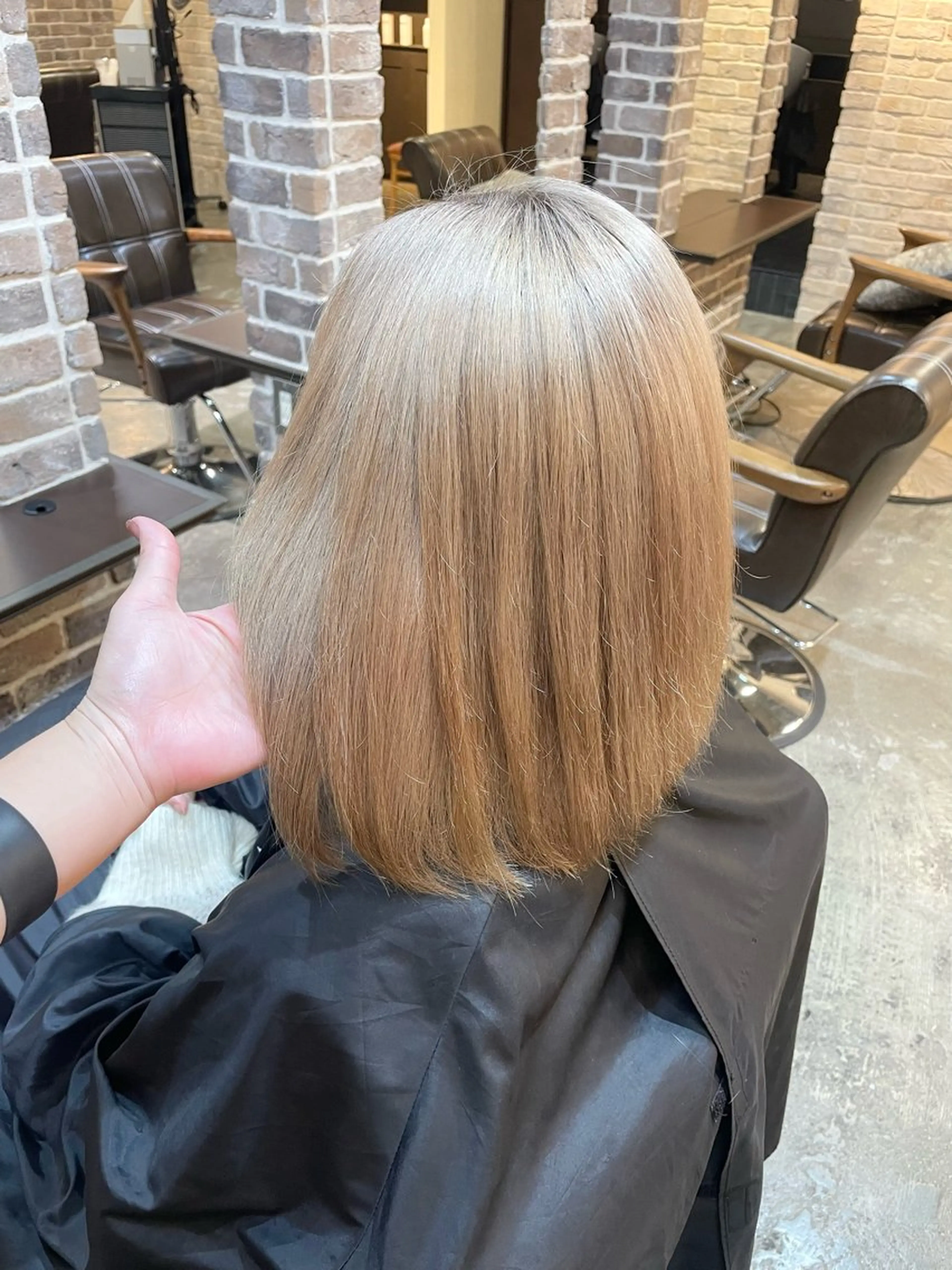 ミディアム カラー ベージュカラー ブリーチ ブリーチなしカラー カット ヘアカラー トリートメント ACROあべの店所属・艶カラー/インナー /グラデ/大西小百合のヘアスタイル