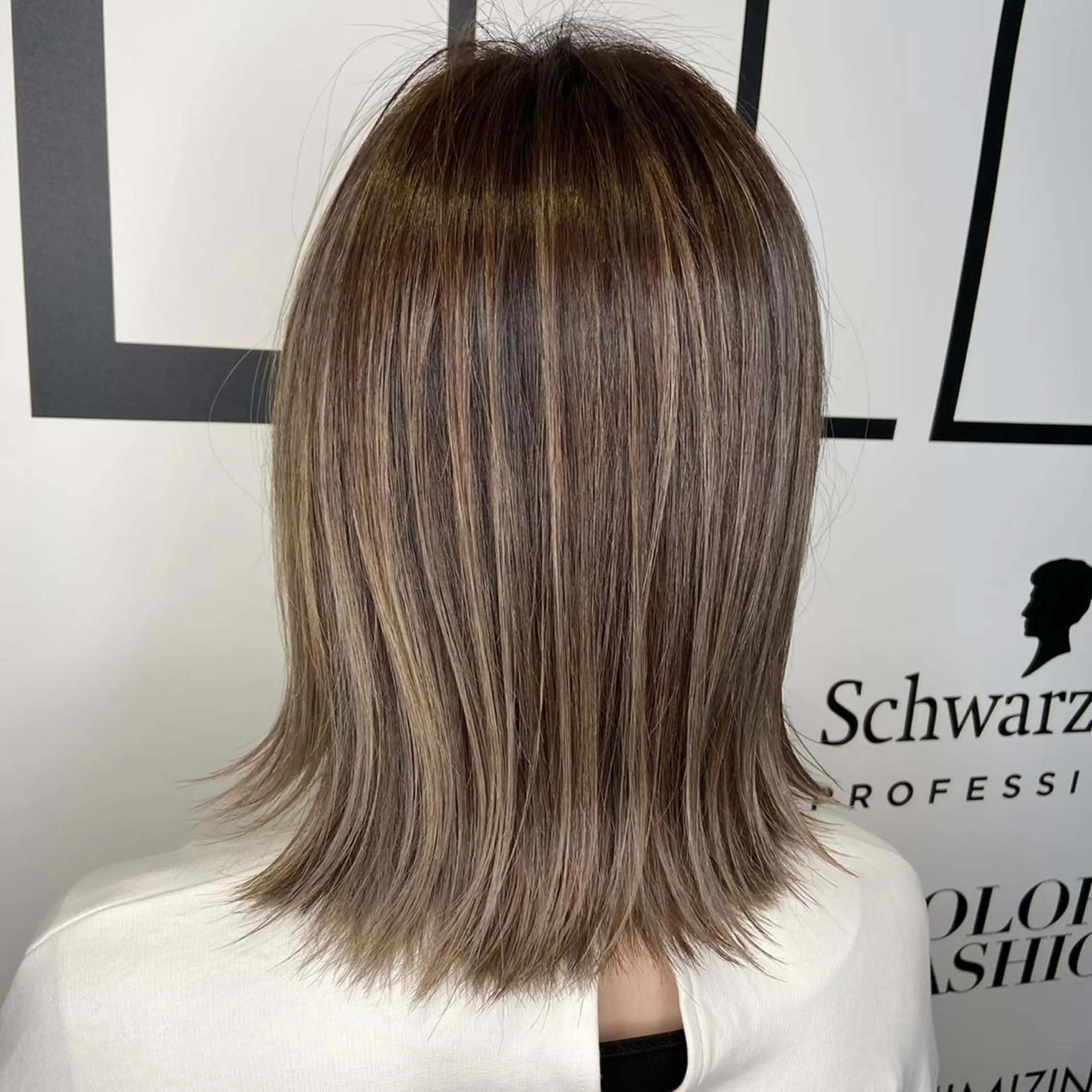 ミディアム ハイライト 山本 夏未のヘアスタイル