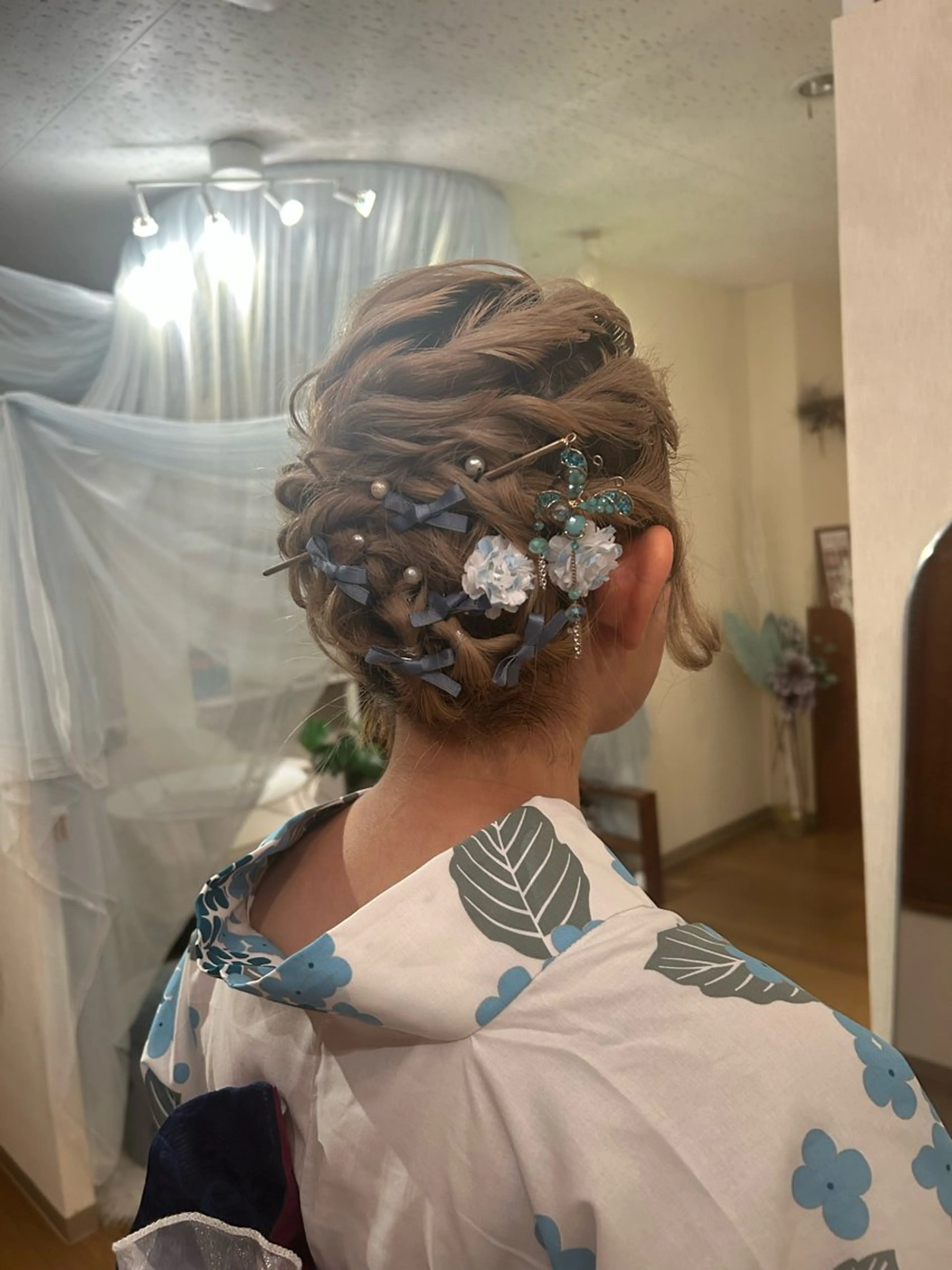 ミディアム Komaci所属・小顔矯正　まつ毛 Komaci篠田敦子のヘアスタイル