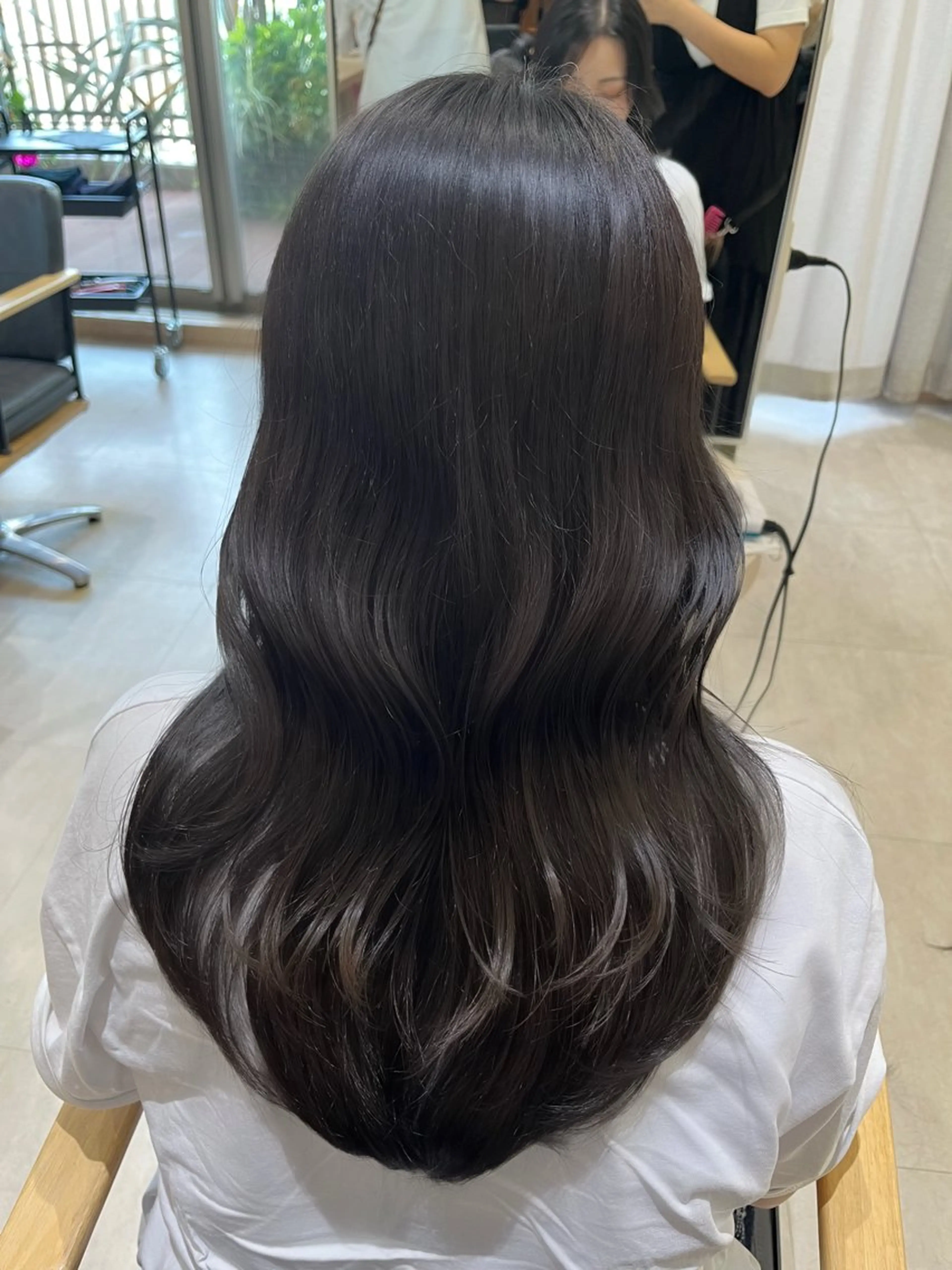 ロング 顔周りカット 髪質改善 韓国風ヘア レイヤーカット カット ヘアカラー トリートメント 韓国レイヤー／顔周り ／ブリーチことこのヘアスタイル