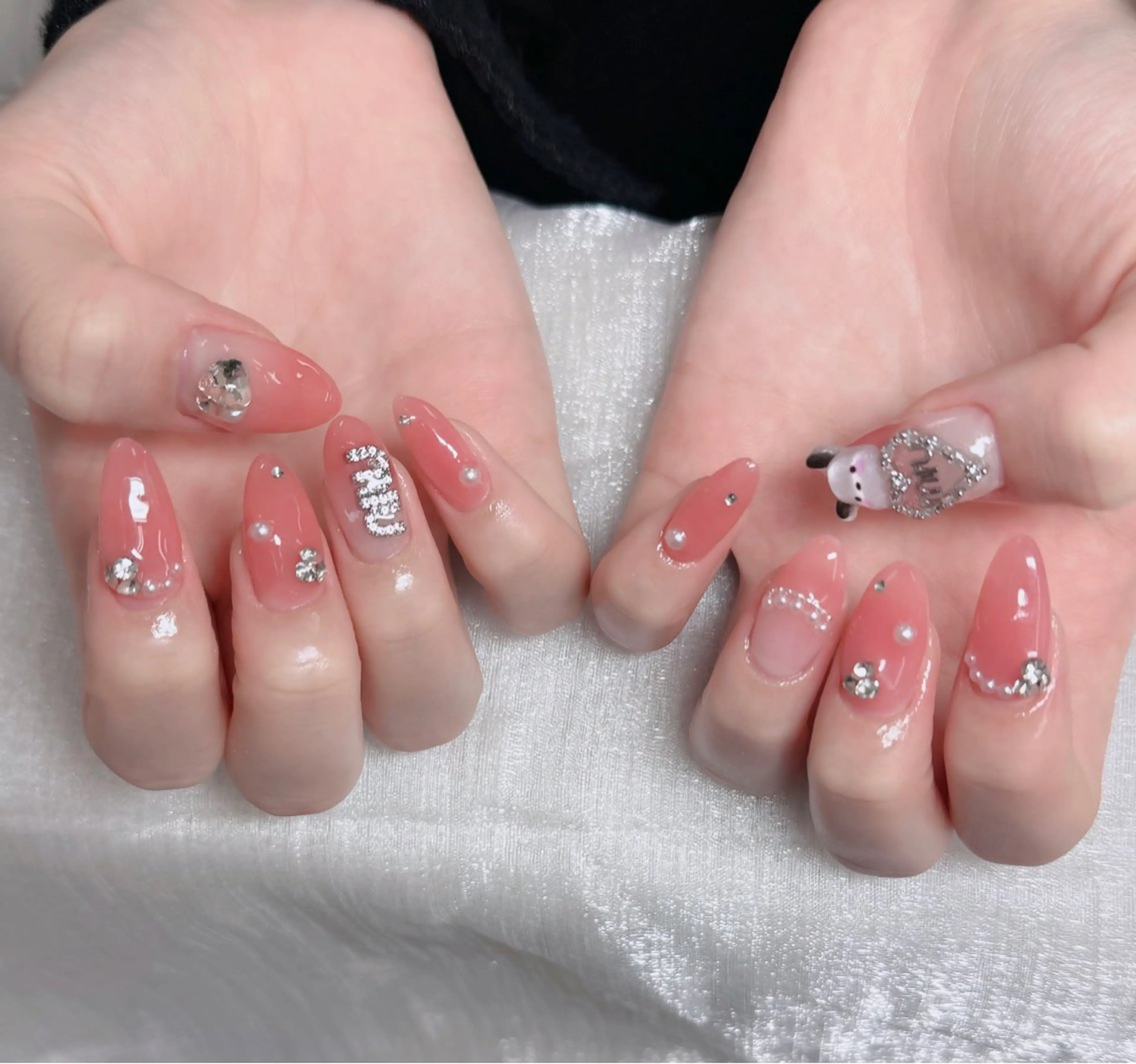 ネイル オーロラネイル フレンチネイル ジェルネイル ハロウィン キラキラネイル H.baby Nail Salonのネイルデザイン