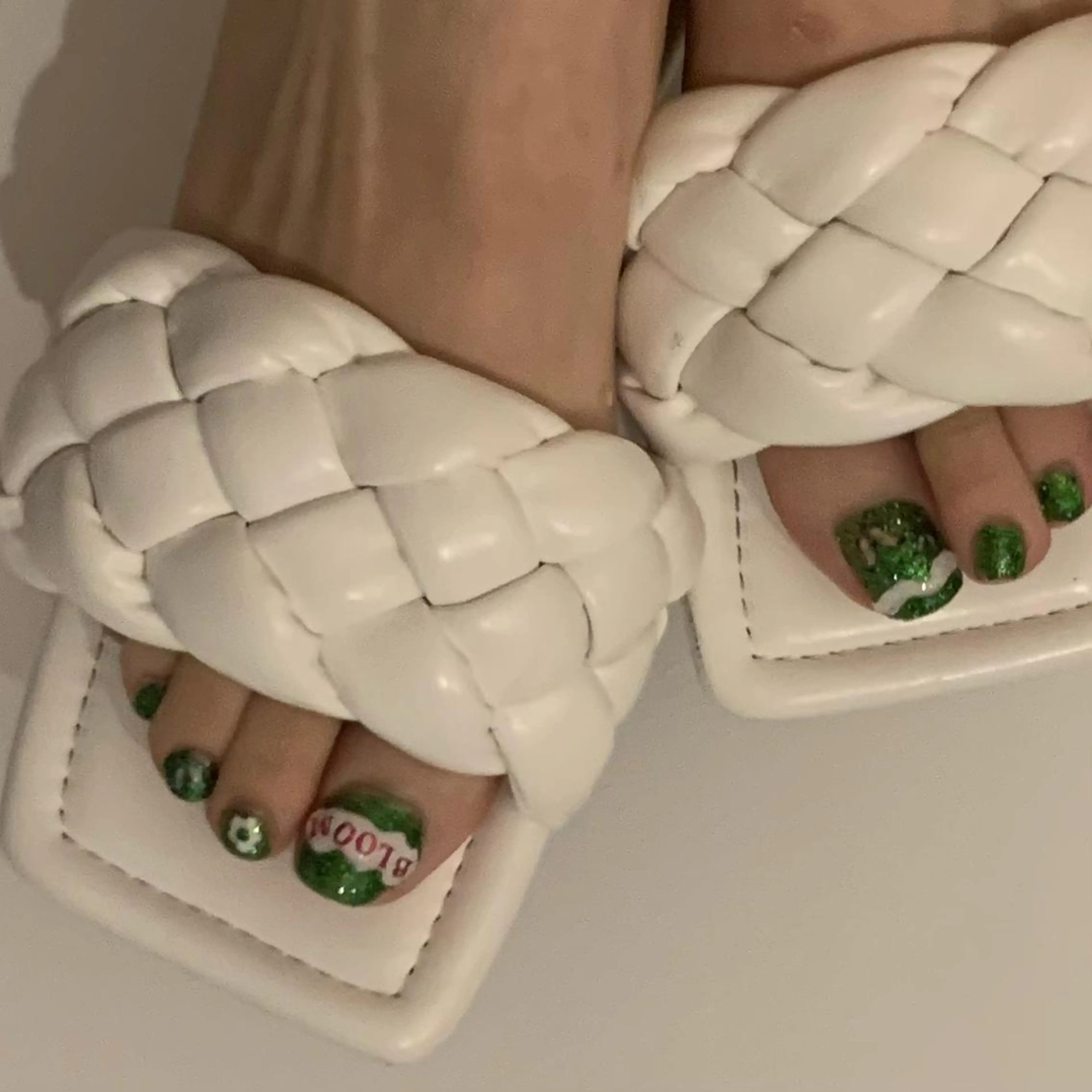 ネイル 海外girl🤎 透明感ベージュmaoのヘアスタイル