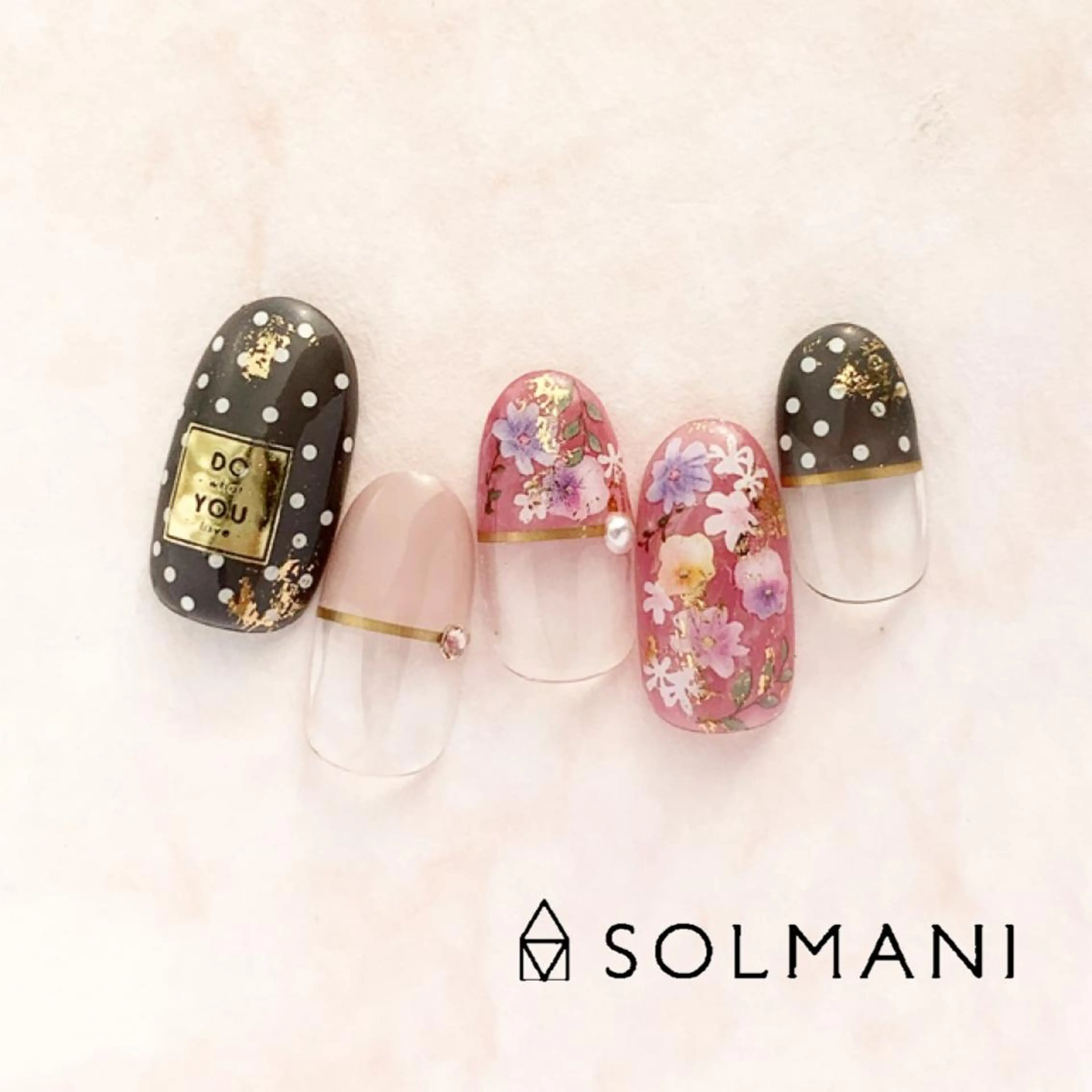 ネイル ドット フラワーネイル SOLMANI 予約担当のネイルデザイン