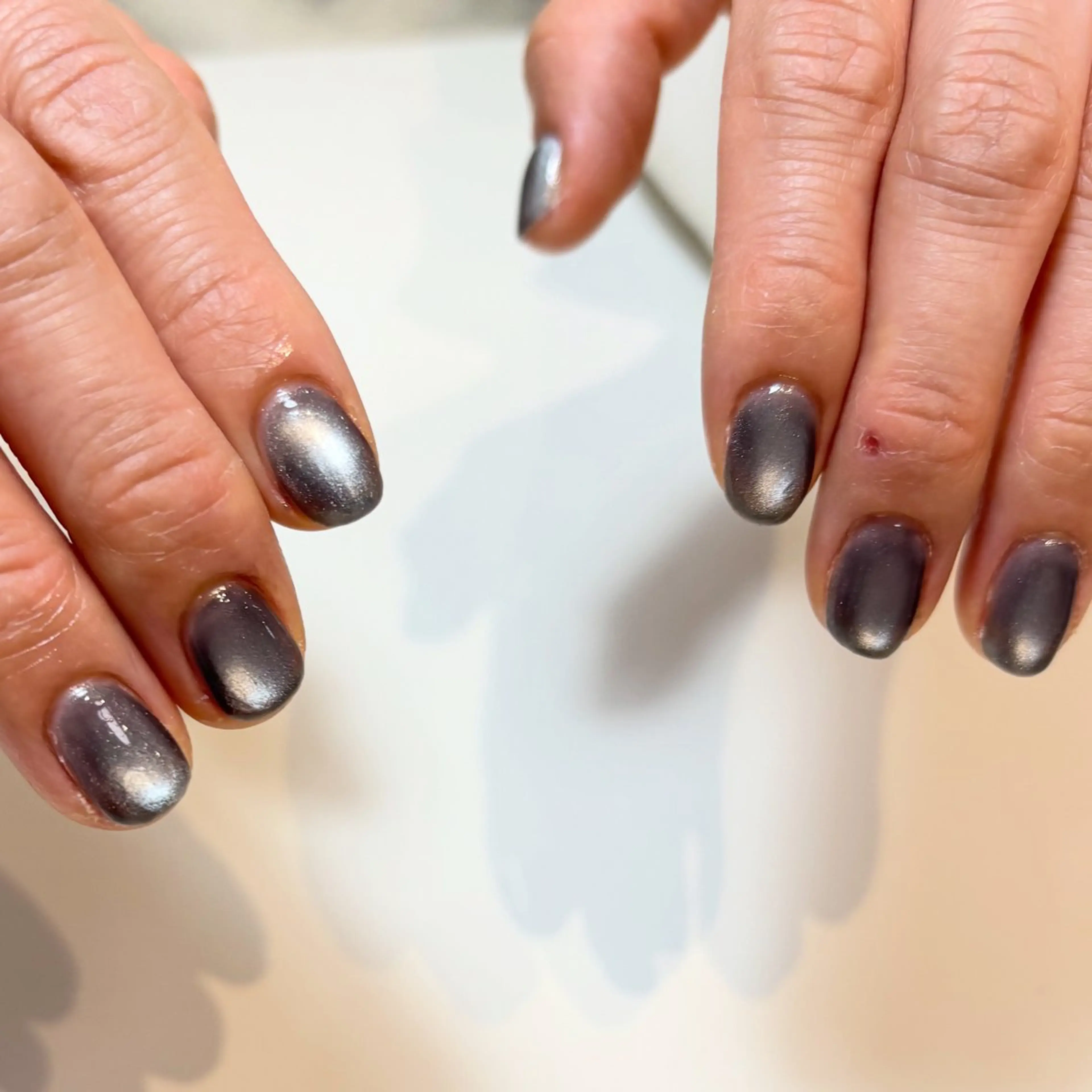 ネイル マグネットネイル ハンドネイル WHITE NAIL甲府昭和店所属・WHITE NAIL misakiのネイルデザイン