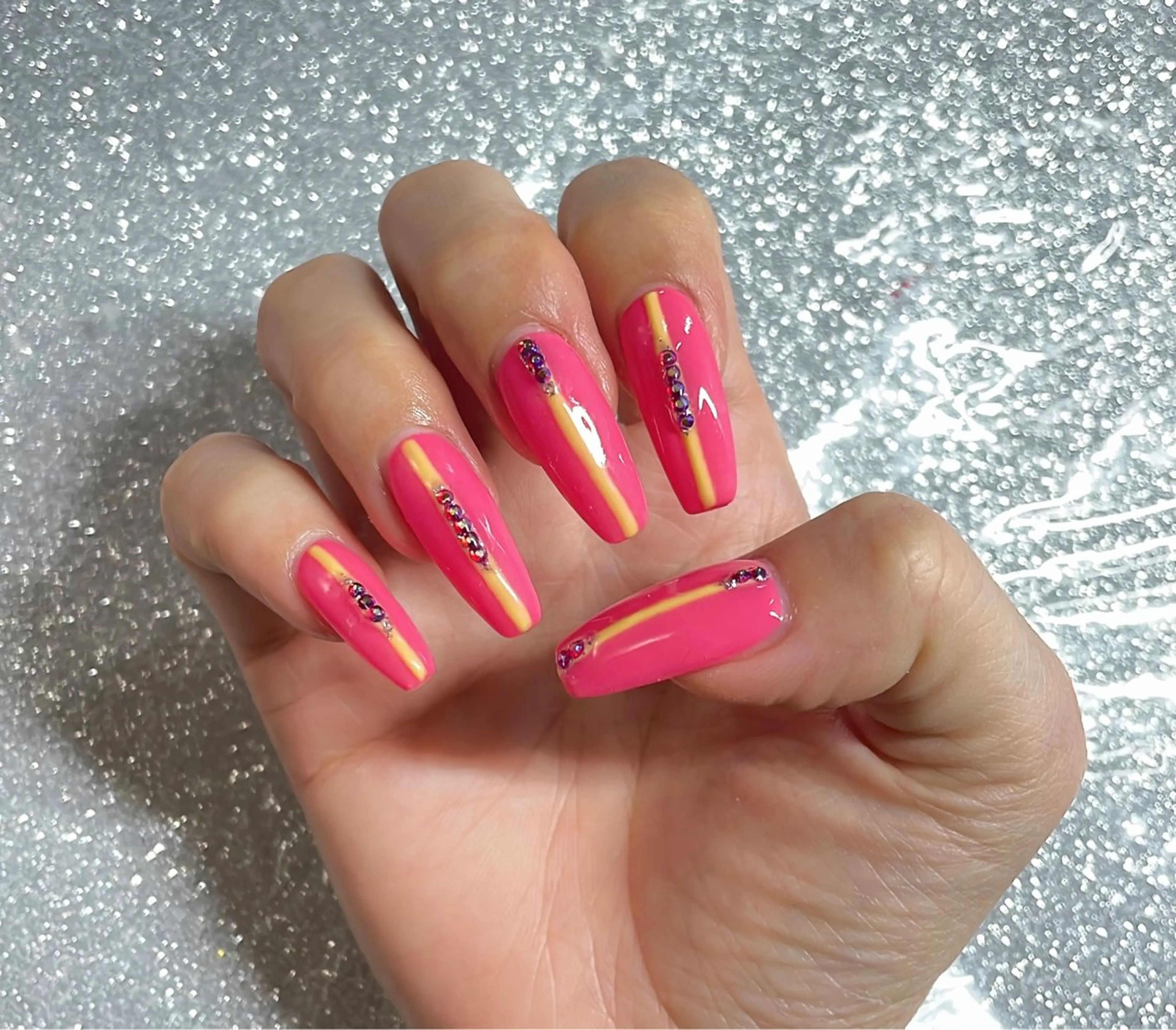 ネイル ハンドネイル VIERU 🌈🎀💖のネイルデザイン