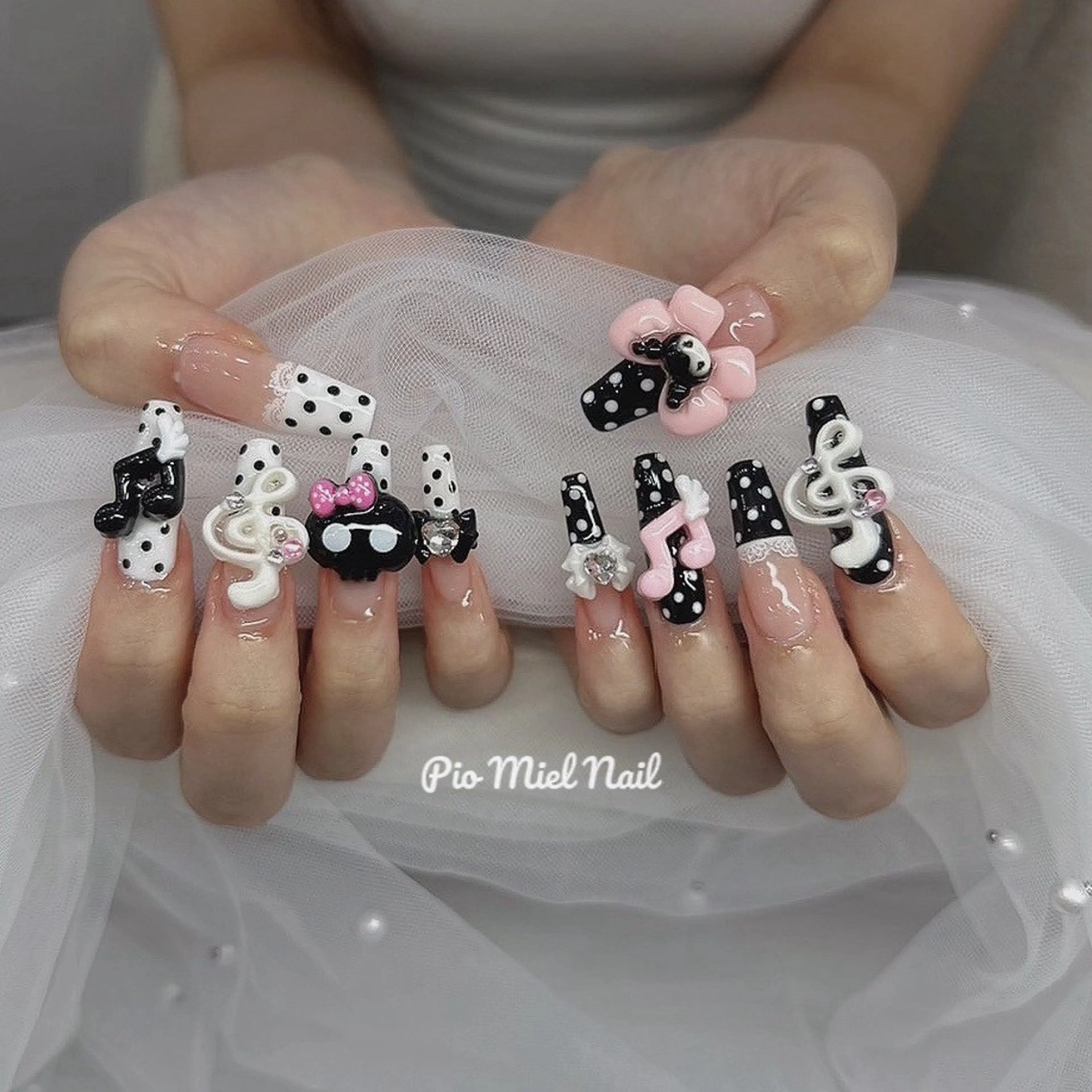 ロング 韓国風ヘア ハンドネイル momo 長さだしのネイルデザイン