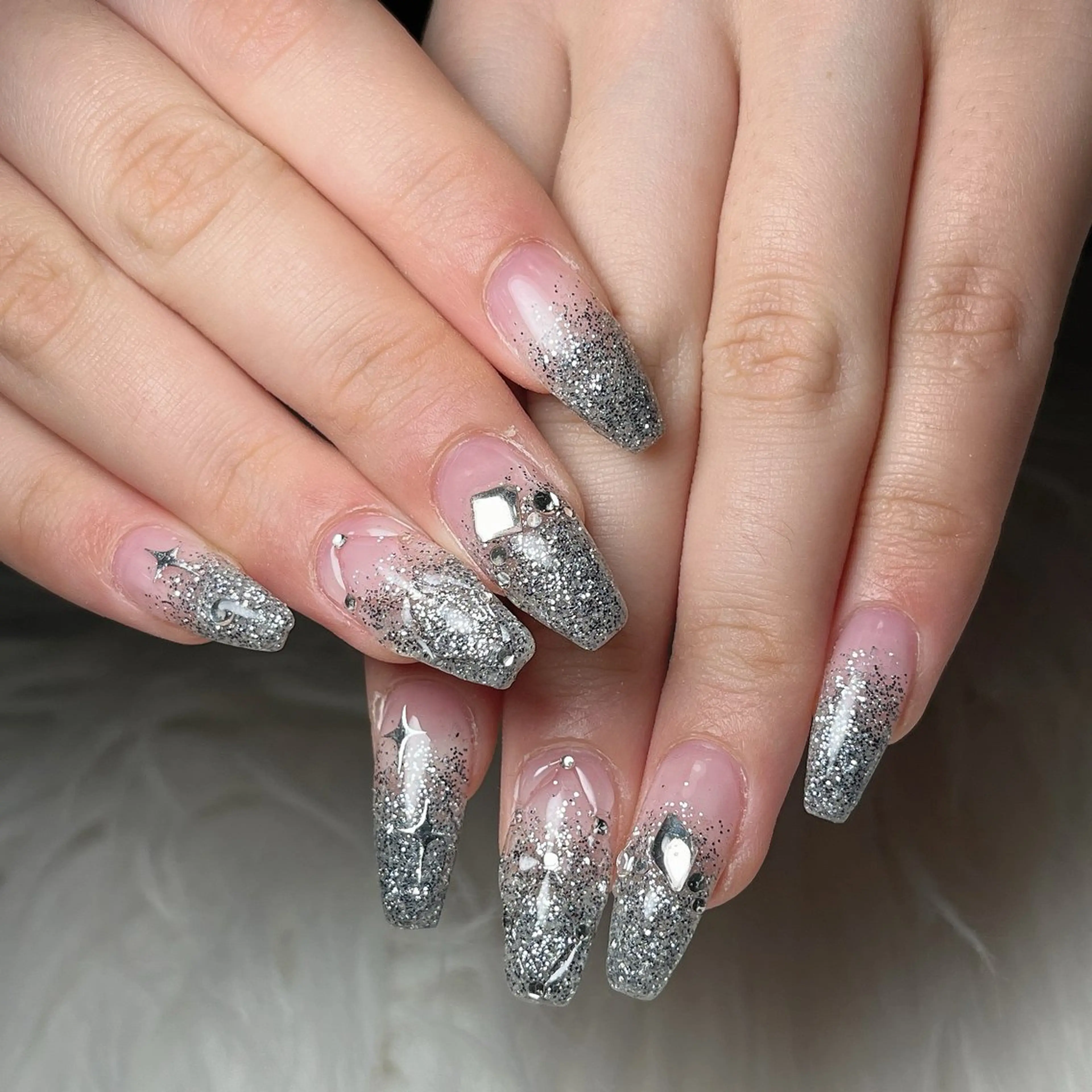 ネイル 韓国ネイル ラメ(グリッター) 持ち込み ハンドネイル 🐕‍🦺Yappy 💗A-tanのネイルデザイン