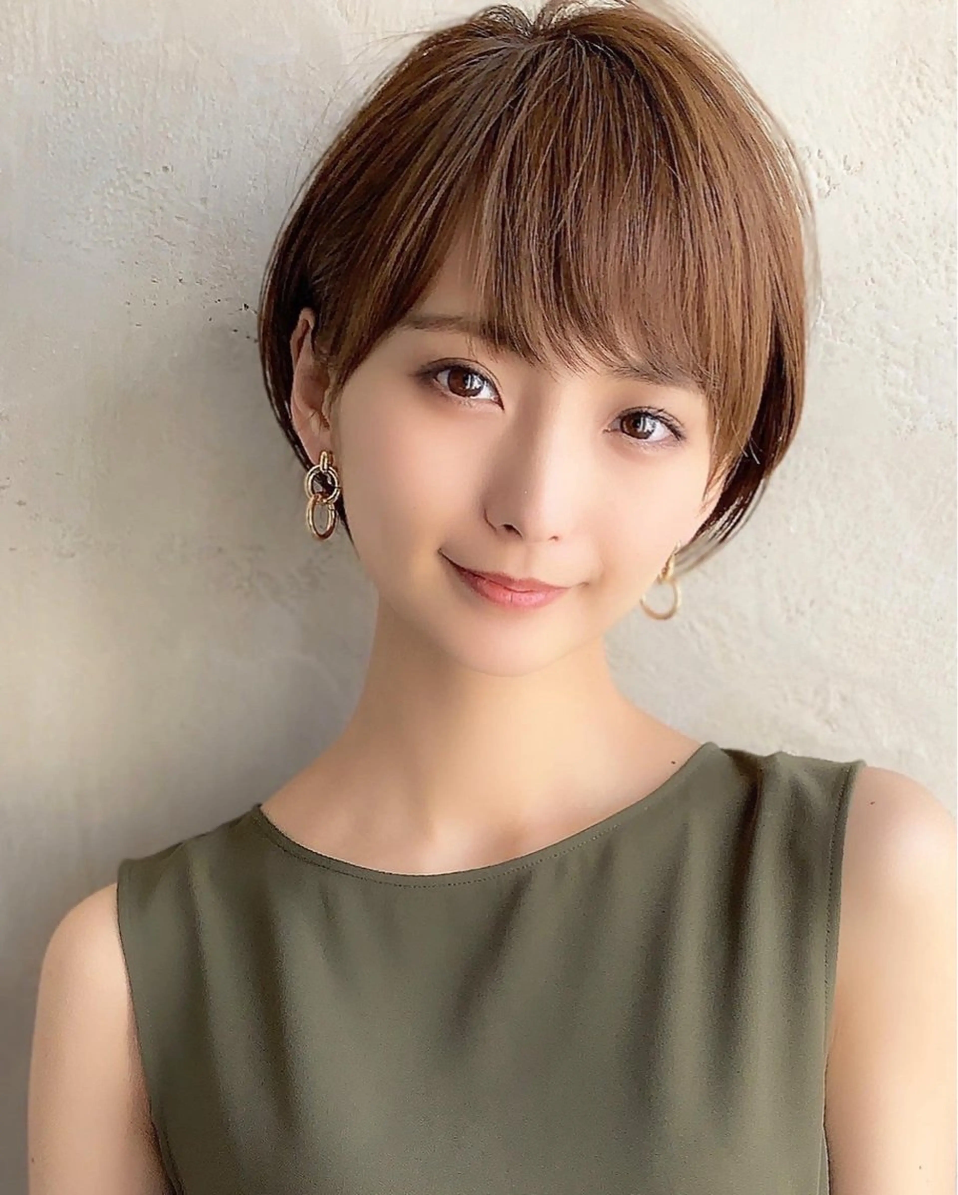 ショート カラー カット ヘアカラー トリートメント 💍新宿ショート 💍岩田莉奈のヘアスタイル