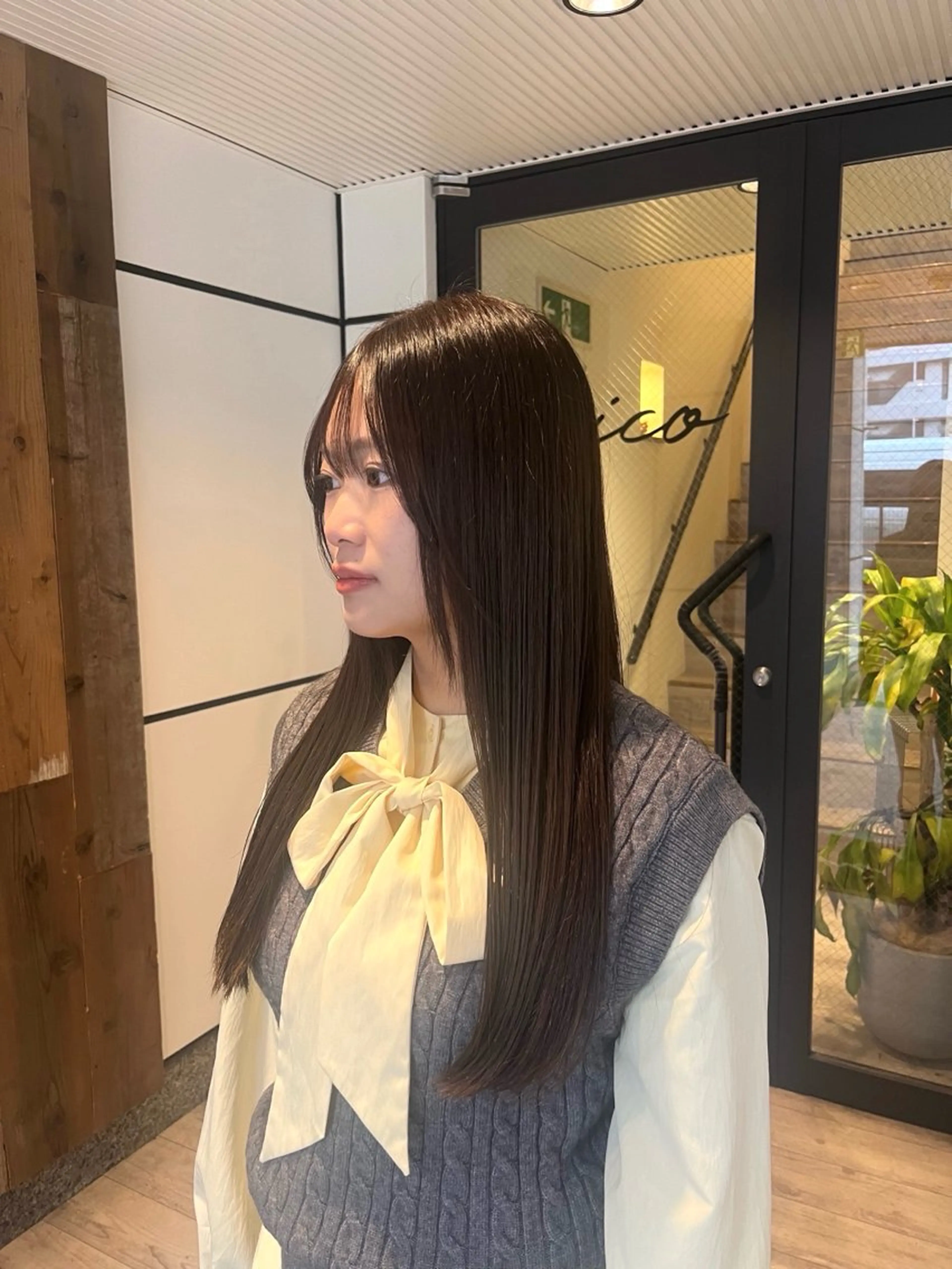 ロング ヘアカラー 山本 彩香のヘアスタイル