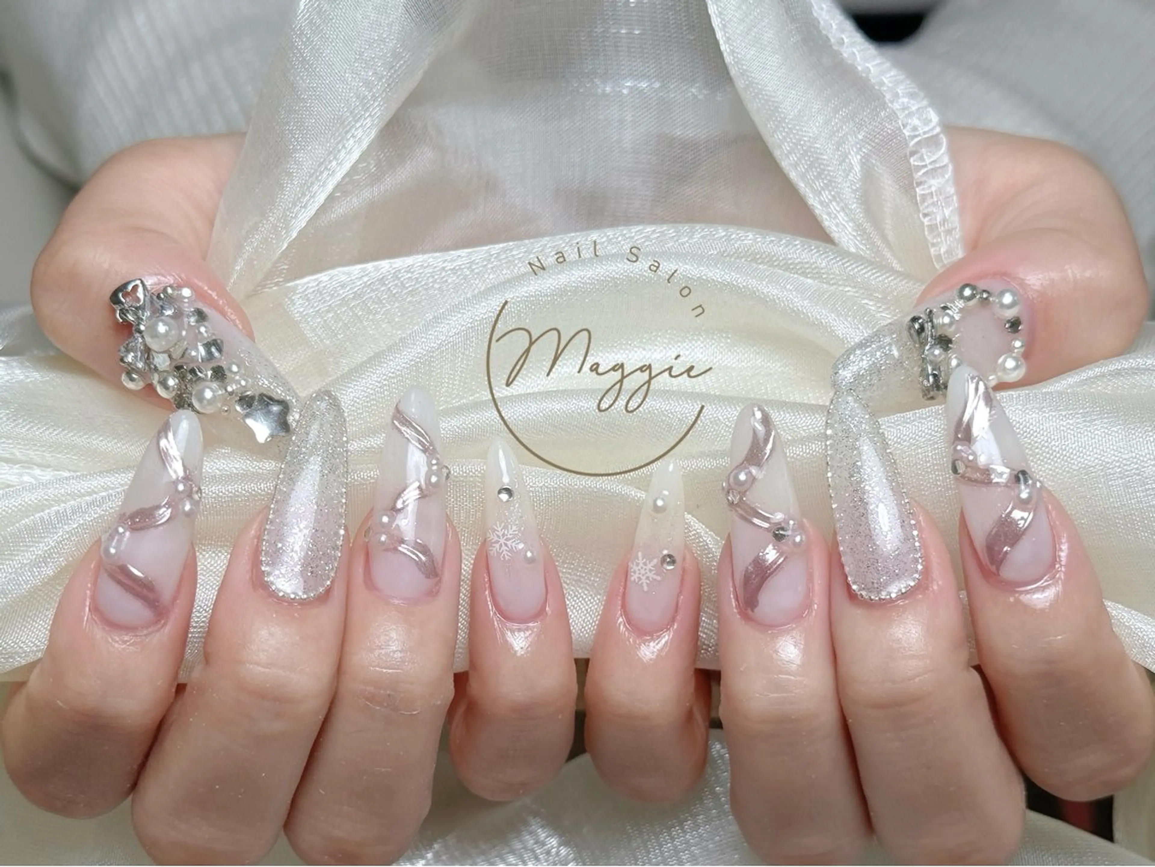 ネイル Maggie Nail🦩のネイルデザイン
