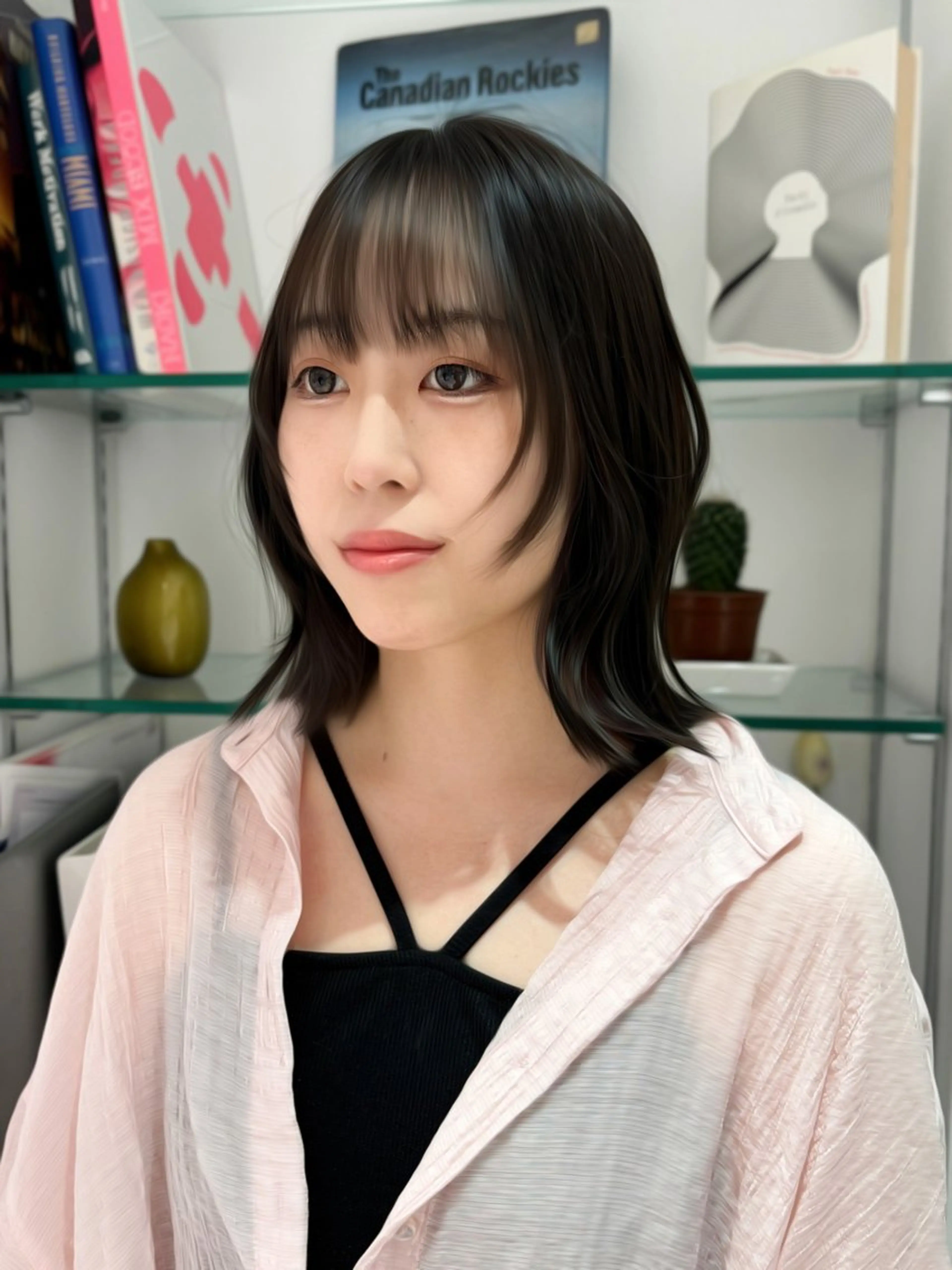 ミディアム カラー グレージュ 顔まわりレイヤー 顔周りカット レイヤーカット カット ヘアカラー 💐レイヤー/透明感 カラー💐智口彩香のヘアスタイル