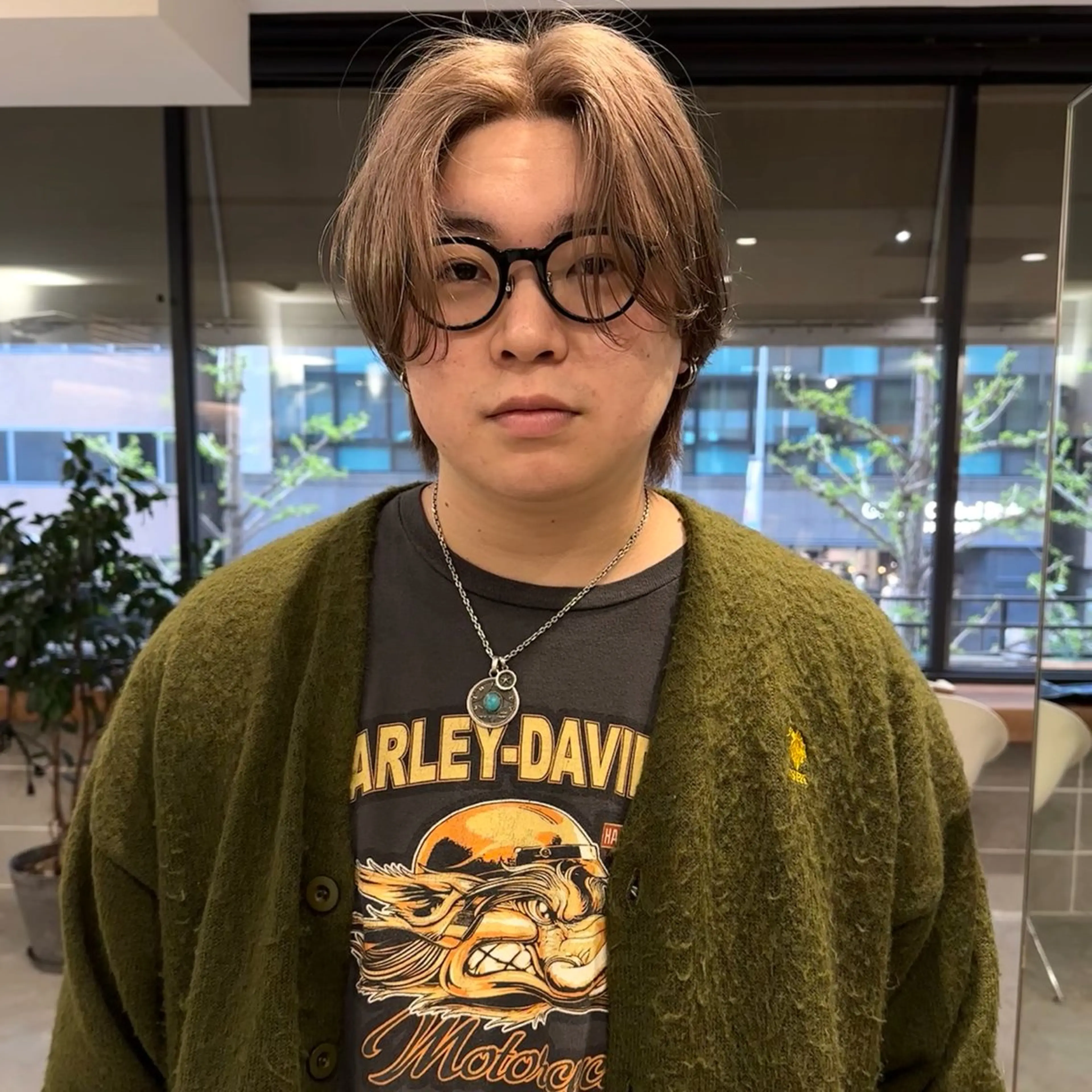 ショート カラー ベージュカラー ブラウンカラー ブラウンベージュ mellow所属・顔周りデザイン/ ハイトーン/多田悠馬のヘアスタイル