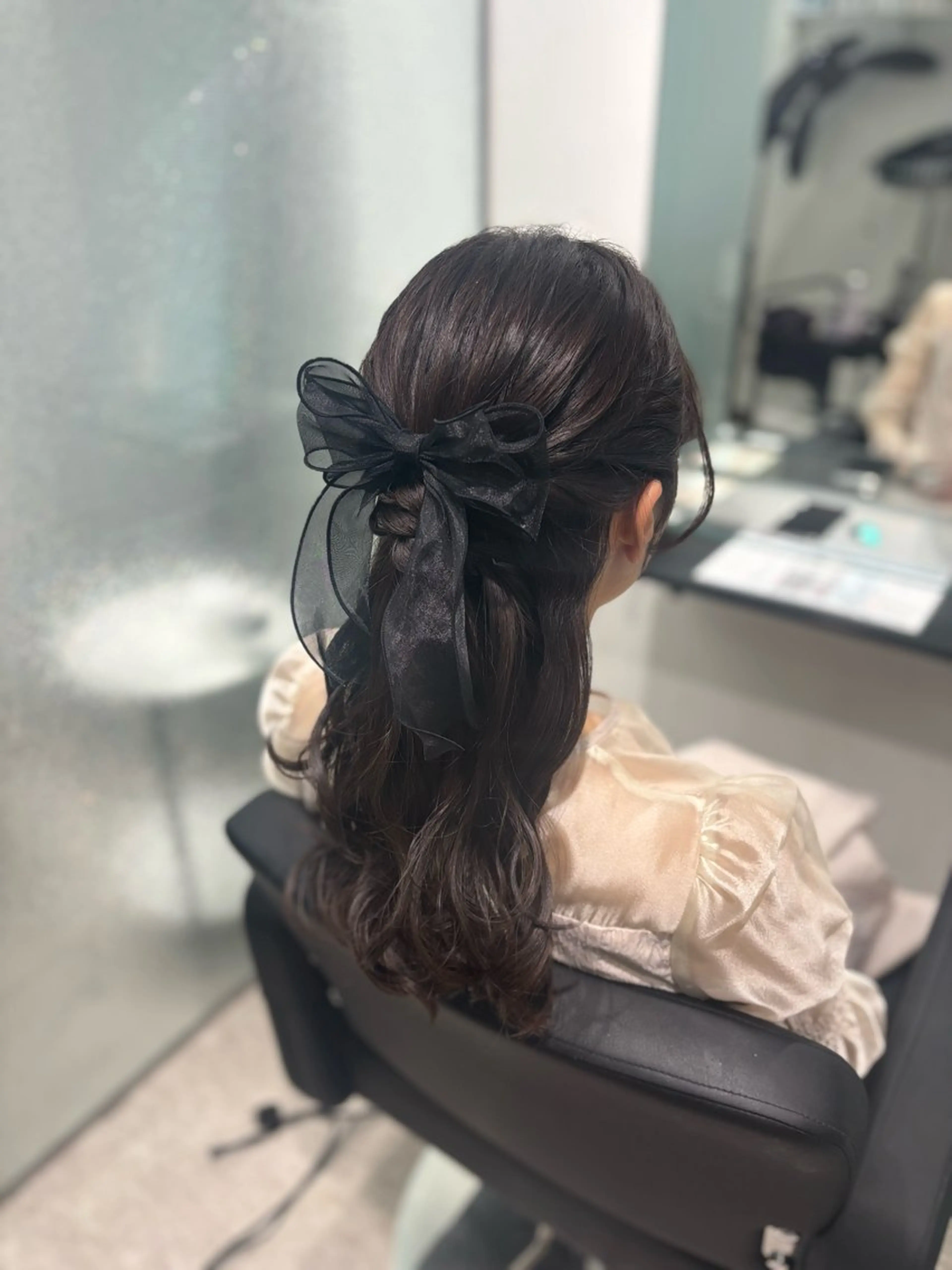 ロング ヘアアレンジ 結婚式・ブライダル ヘアセット Yuzu️🫧AO/ ハイトーン／韓国ヘアのヘアスタイル