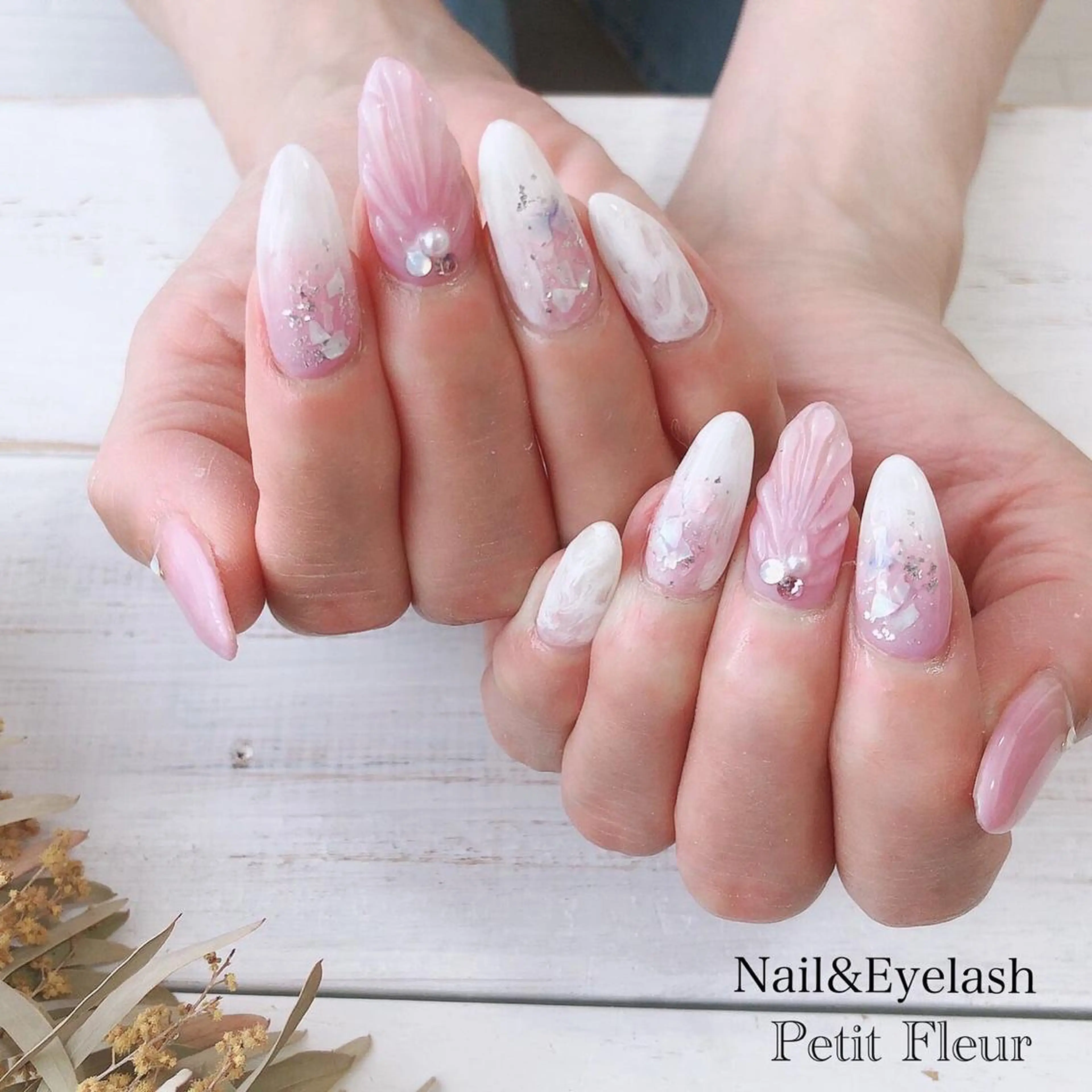 ネイル Petit Fleur所属・青柳 亜梨奈のマツエク・マツパデザイン