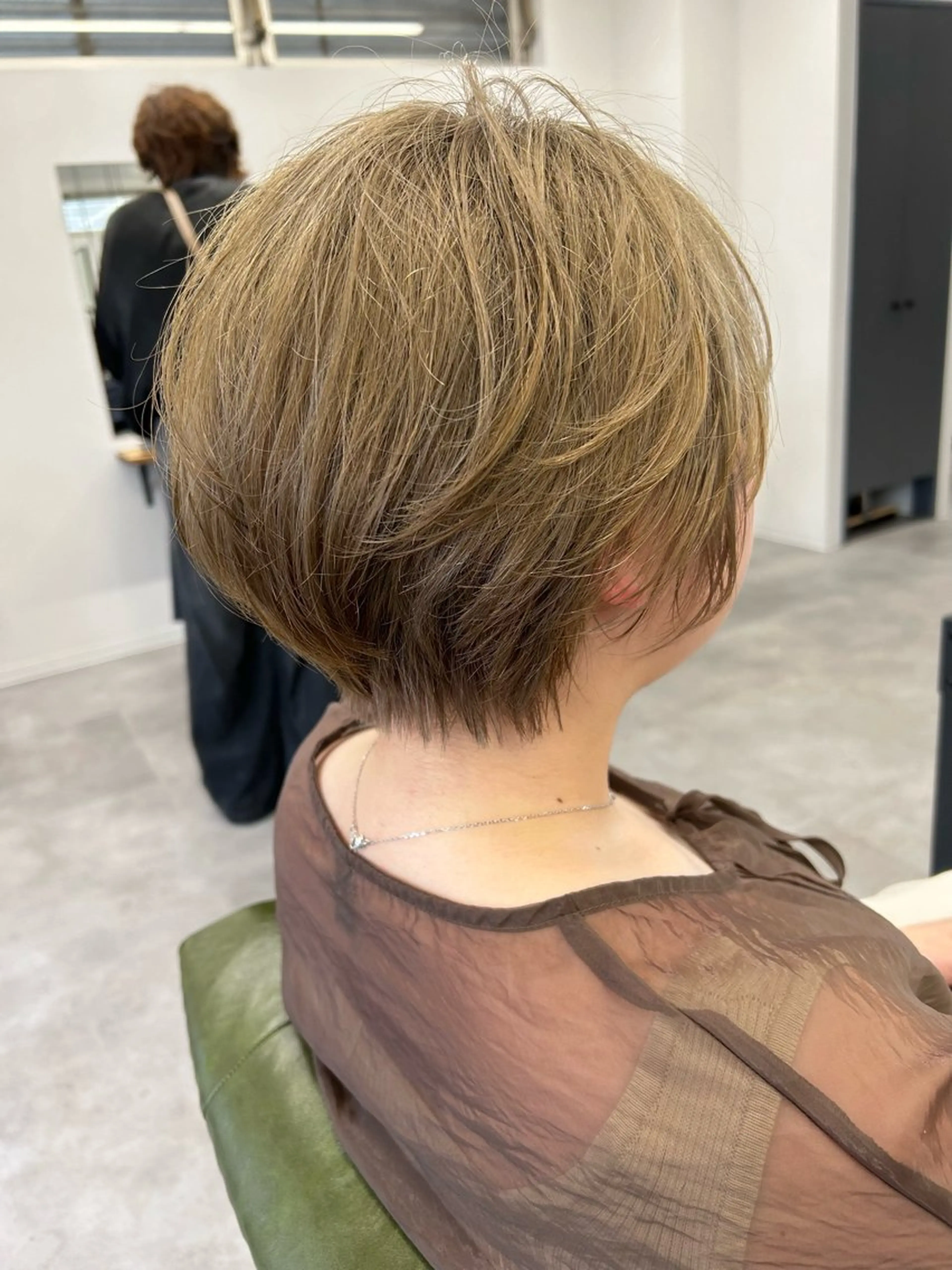 ショート カラー ハイトーンカラー ショートヘア カット ヘアカラー SHAFT Ieiriのヘアスタイル